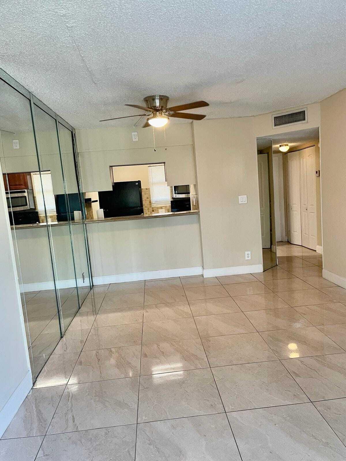 Foto de propiedad en 9905 Twin Lakes Drive 26-g, Coral Springs, FL 33071 Coral Springs con MLS# 