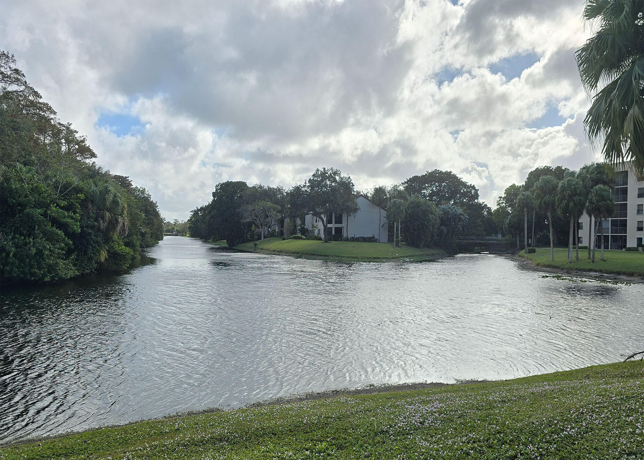 Foto de propiedad en 3000 NW 42nd Avenue B302, Coconut Creek, FL 33063 Coconut Creek con MLS# 