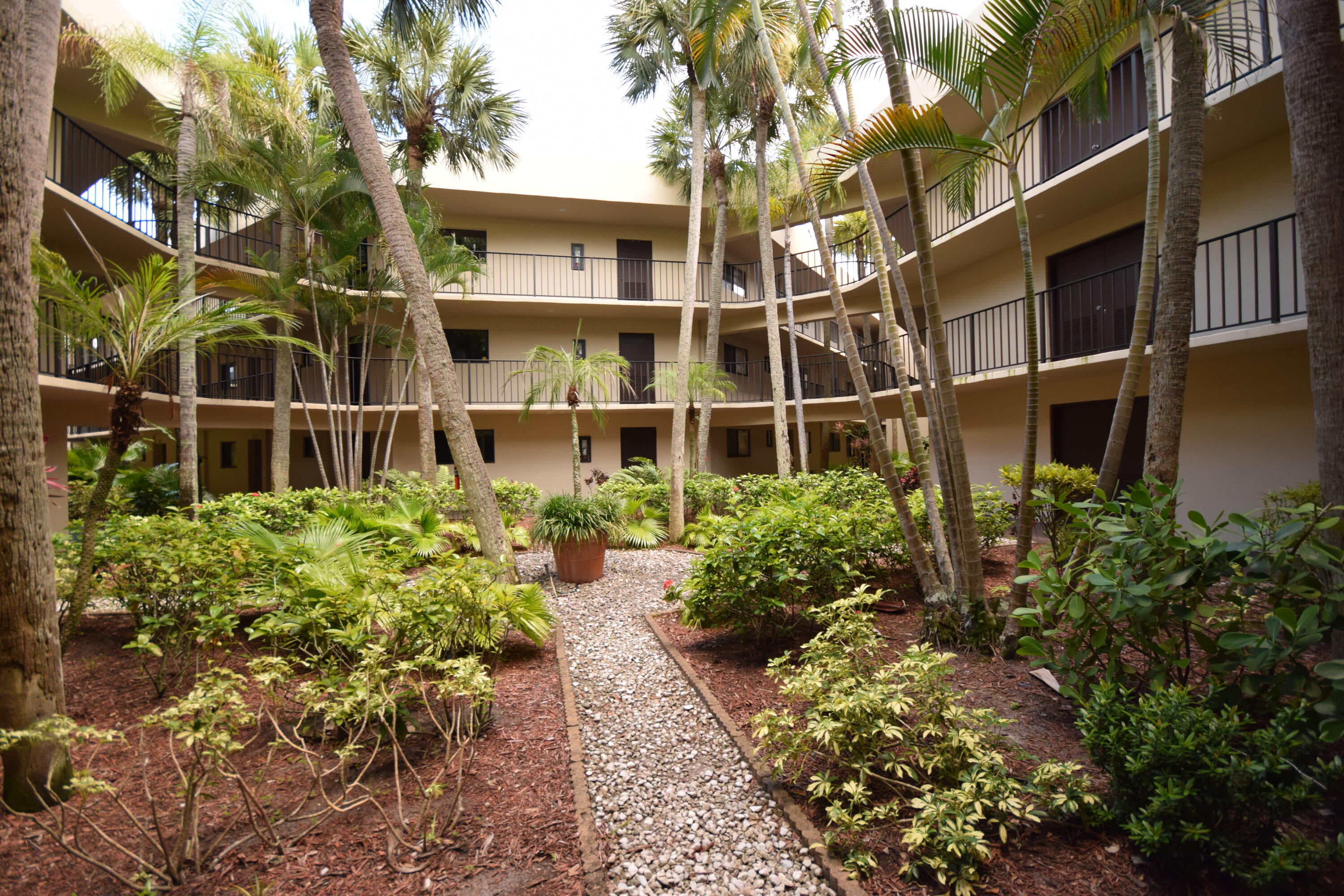 En Venta 5220 Las Verdes Circle 220, Delray Beach, FL 33484, Delray Beach, FL 33484