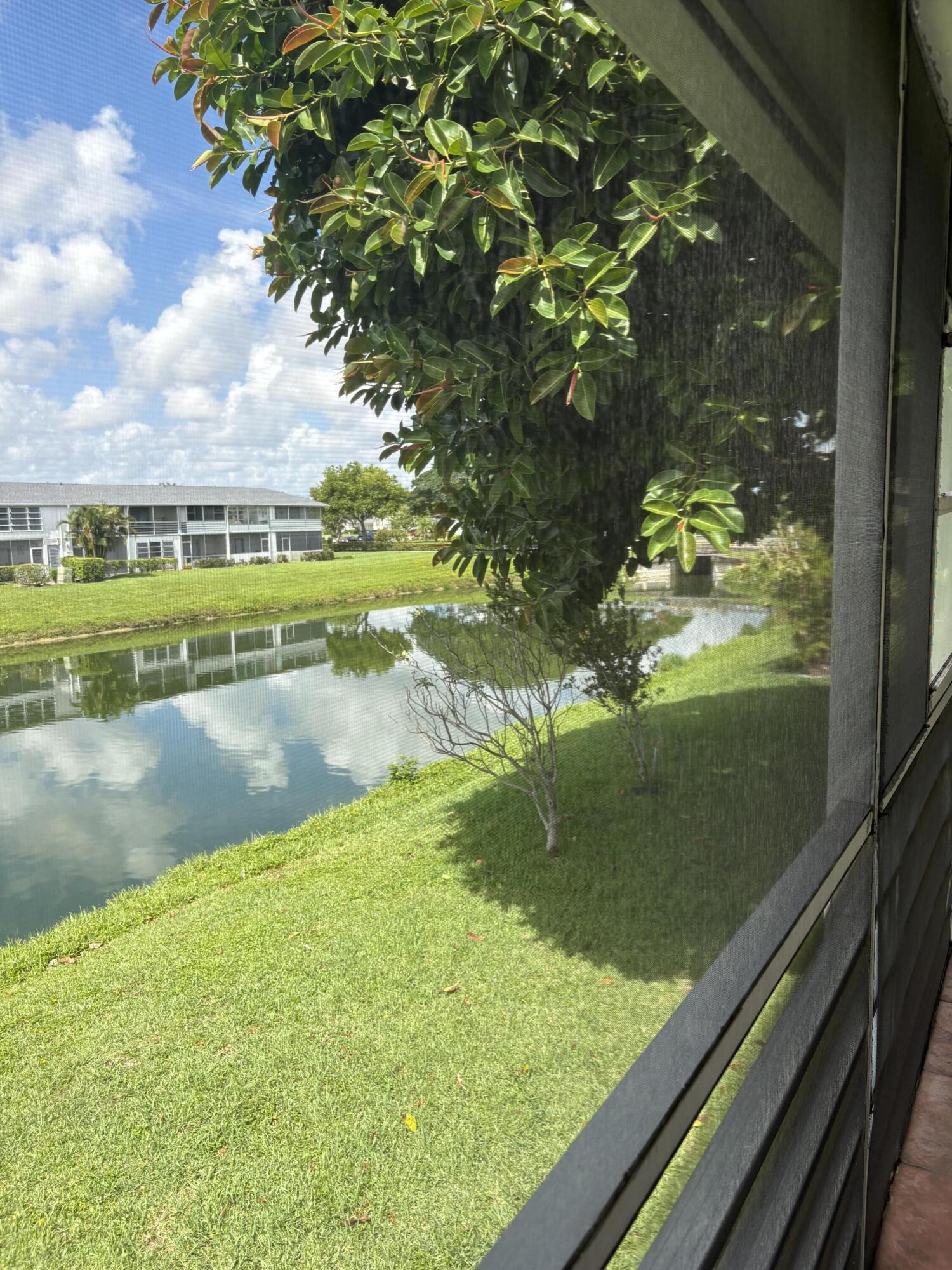 Foto de propiedad en 25 Kent B, West Palm Beach, FL 33417 West Palm Beach con MLS# 