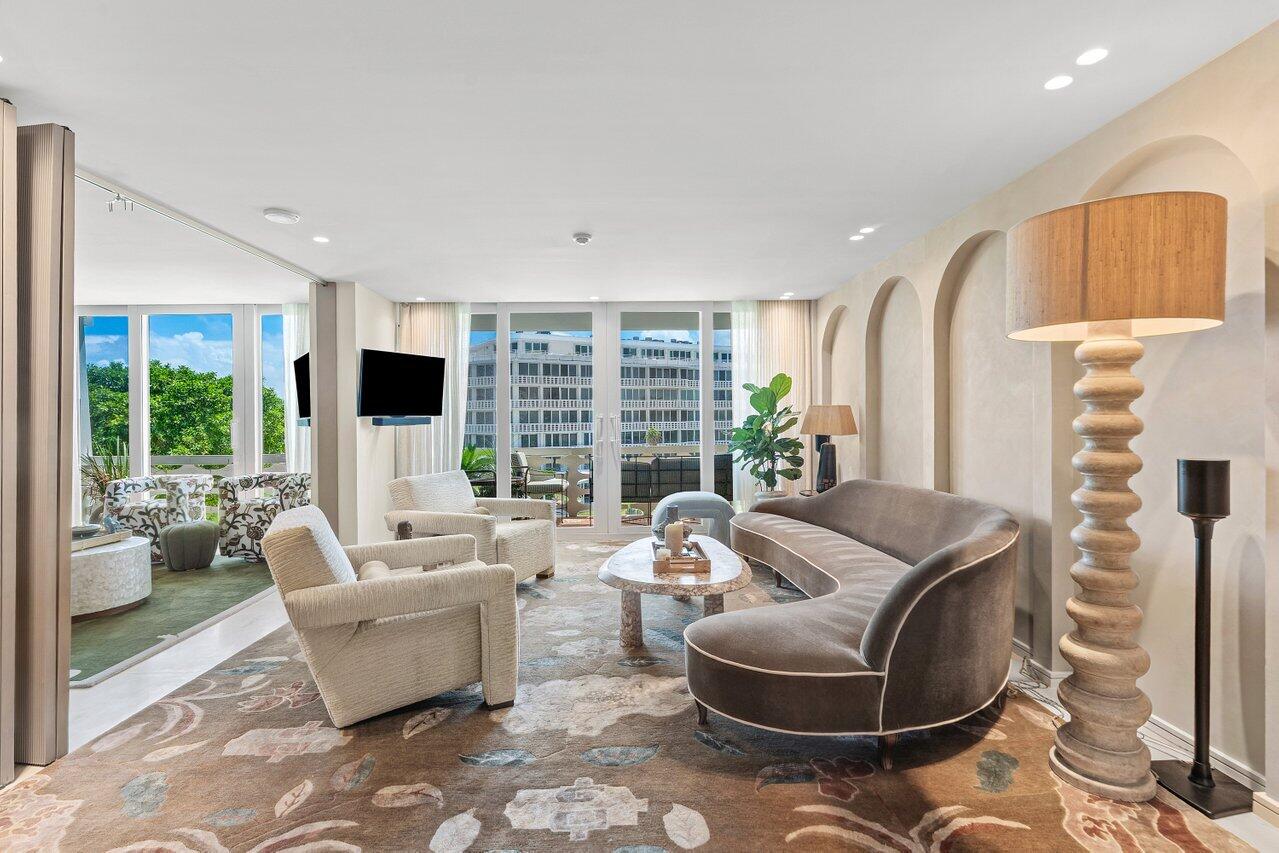 Foto de propiedad en 100 Sunrise Avenue 418, Palm Beach, FL 33480 Palm Beach con MLS# 