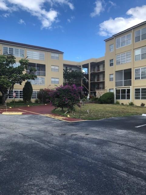 Foto de propiedad en 2801 Somerset Dr Drive 209, Lauderdale Lakes, FL 33311 Lauderdale Lakes con MLS# 