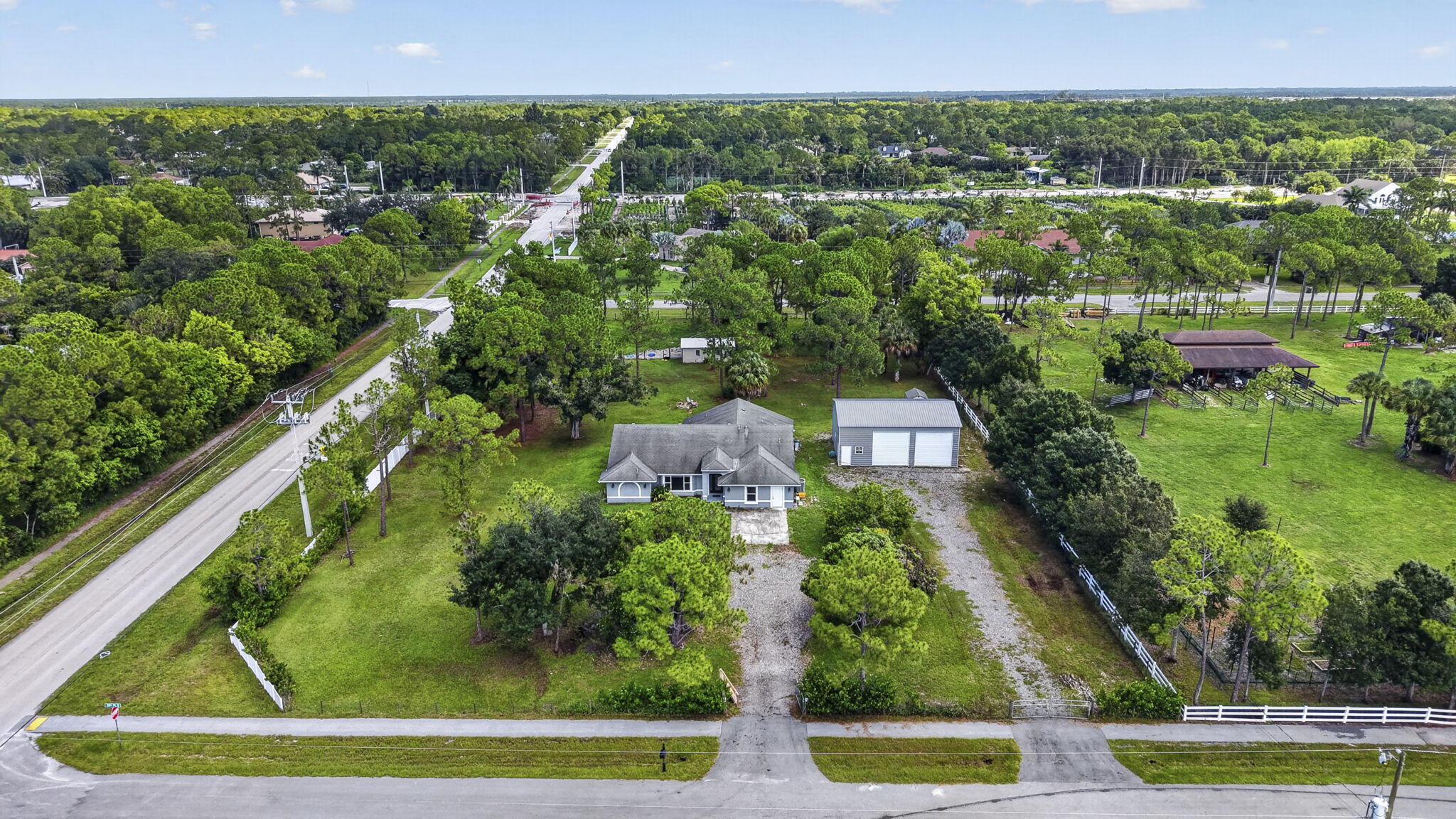 Foto de propiedad en 14935 89th Place N, Loxahatchee, FL 33470 Loxahatchee con MLS# 
