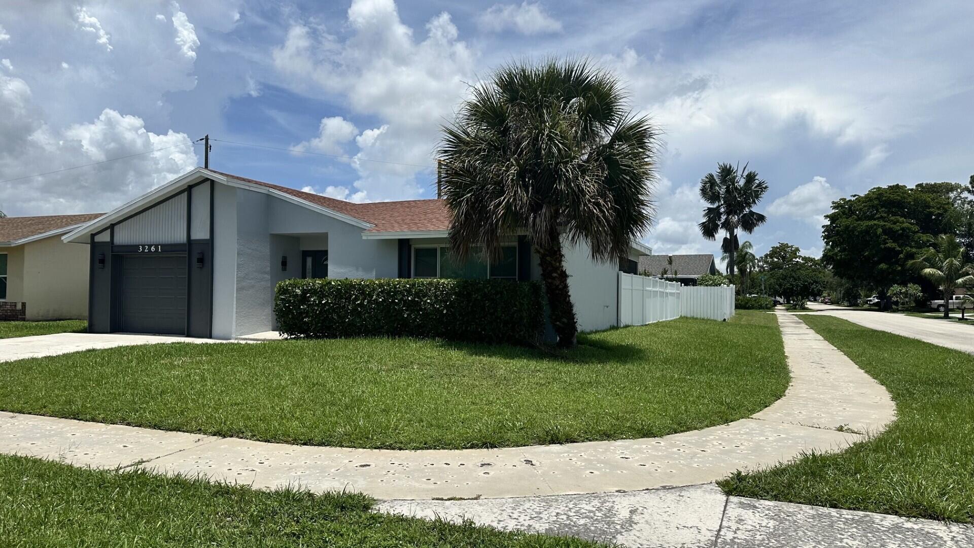 Foto de propiedad en 3261 SW 4th Street, Deerfield Beach, FL 33442 Deerfield Beach con MLS# 