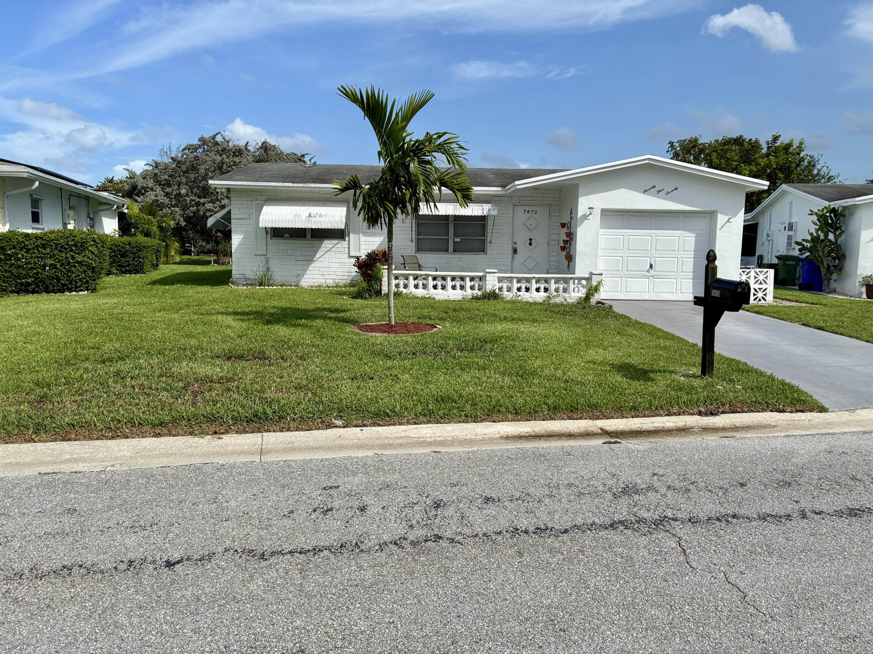 Foto de propiedad en 7470 NW 7th Place, Margate, FL 33063 Margate con MLS# 