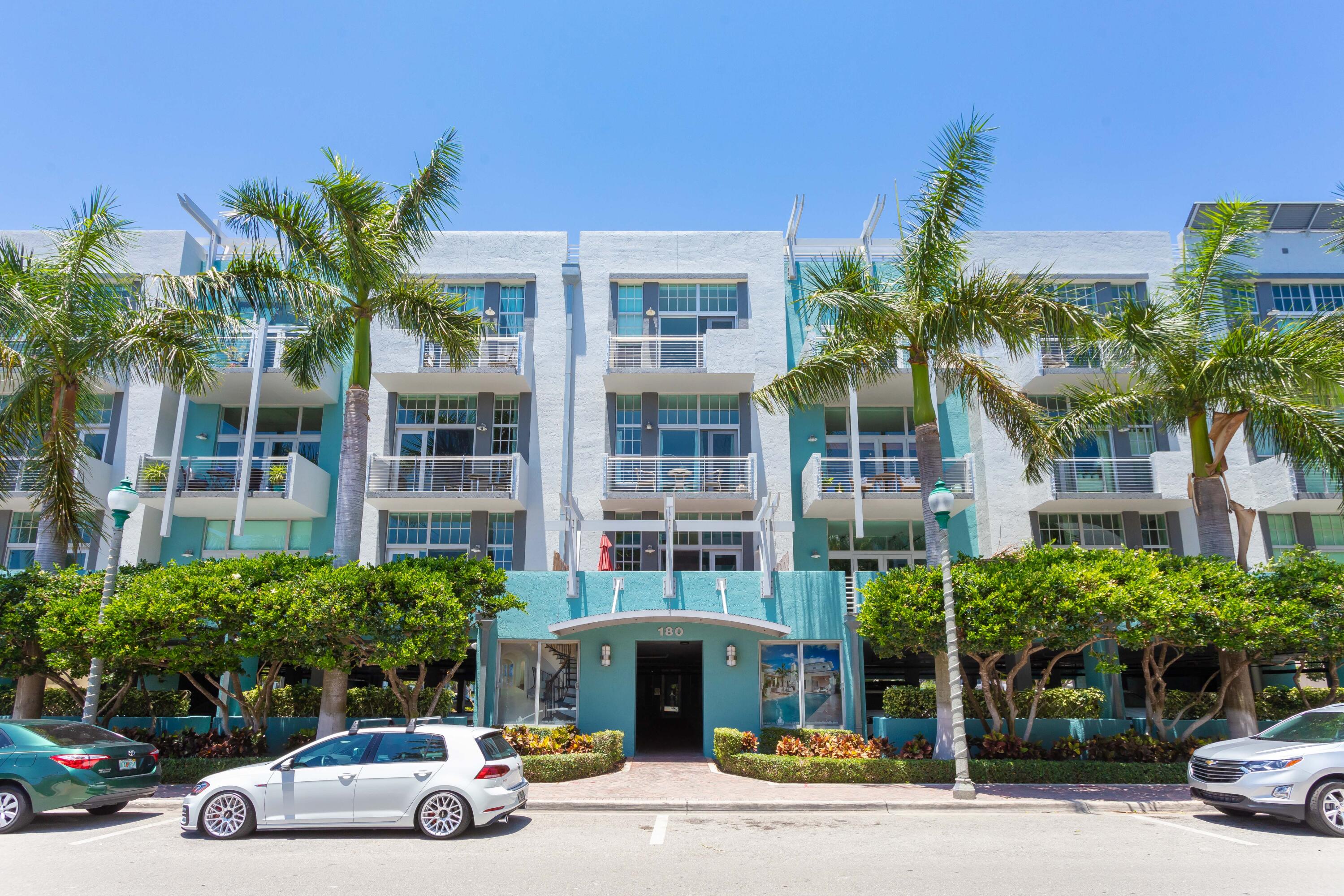 Foto de propiedad en 180 NE 4th Avenue 307, Delray Beach, FL 33483 Delray Beach con MLS# 