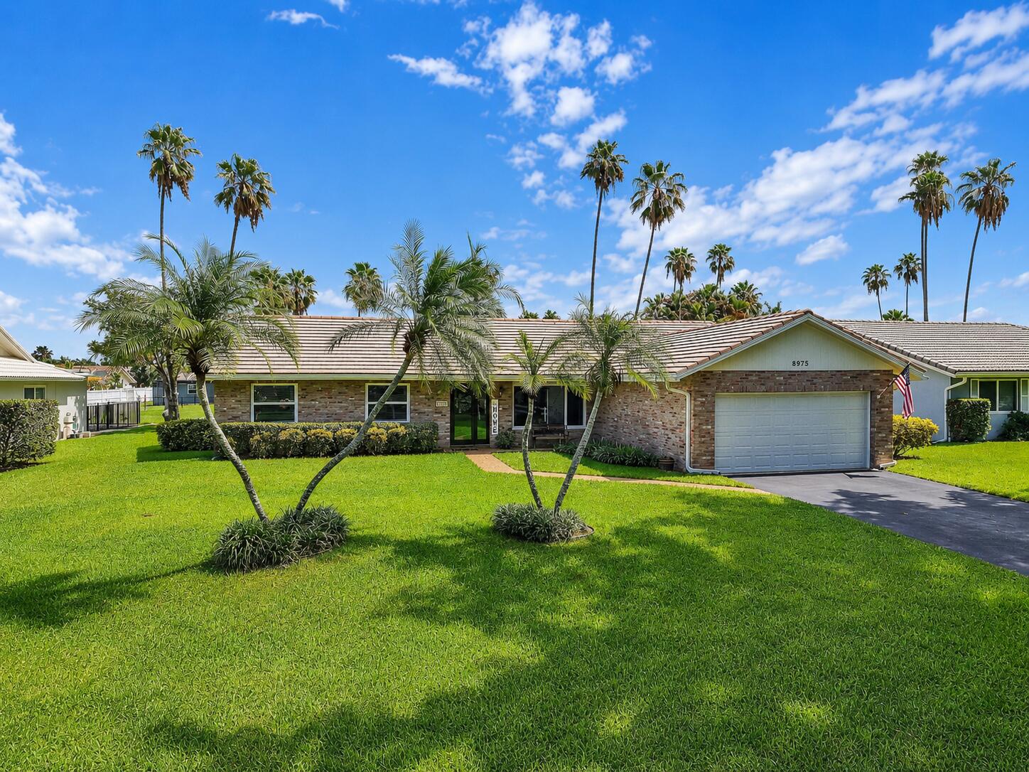 Foto de propiedad en 8975 NW 1st Street, Coral Springs, FL 33071 Coral Springs con MLS# 