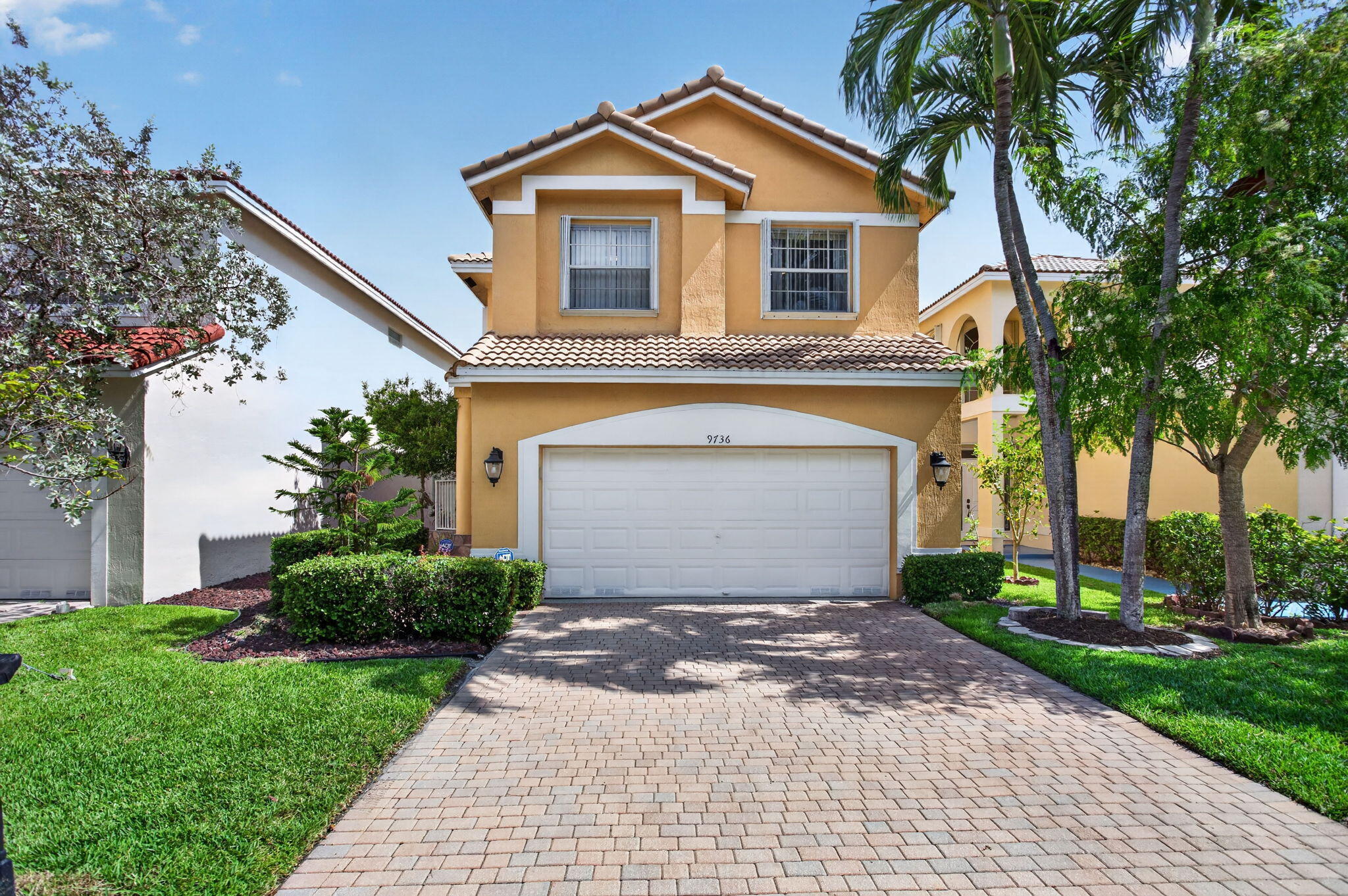 Foto de propiedad en 9736 NW 1st Manor, Coral Springs, FL 33071 Coral Springs con MLS# 