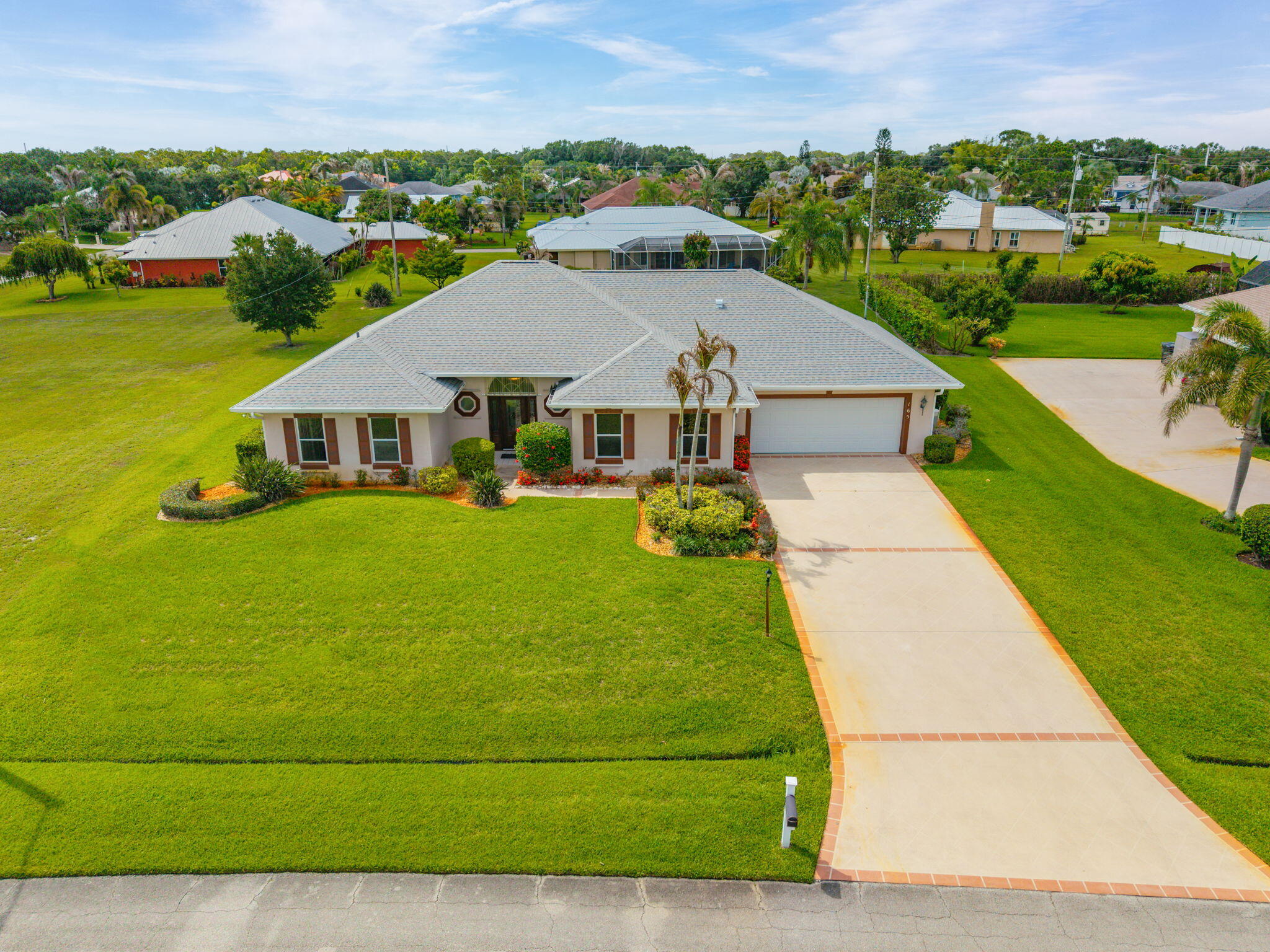 Foto de propiedad en 165 SW Hawthorne Circle, Port St. Lucie, FL 34953 Port St. Lucie con MLS# 