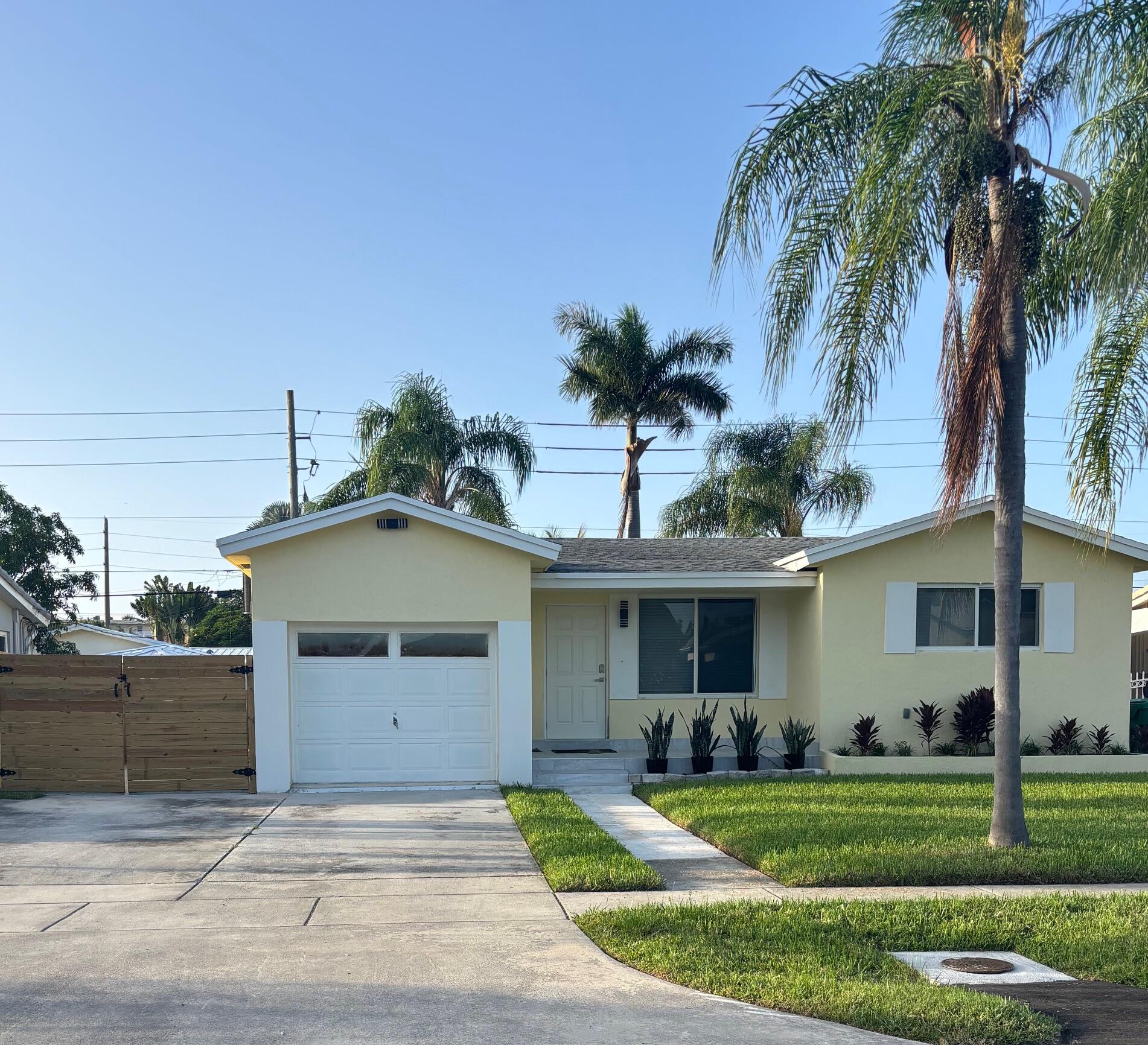 Foto de propiedad en 325 SE 3rd Place, Dania Beach, FL 33004 Dania Beach con MLS# 
