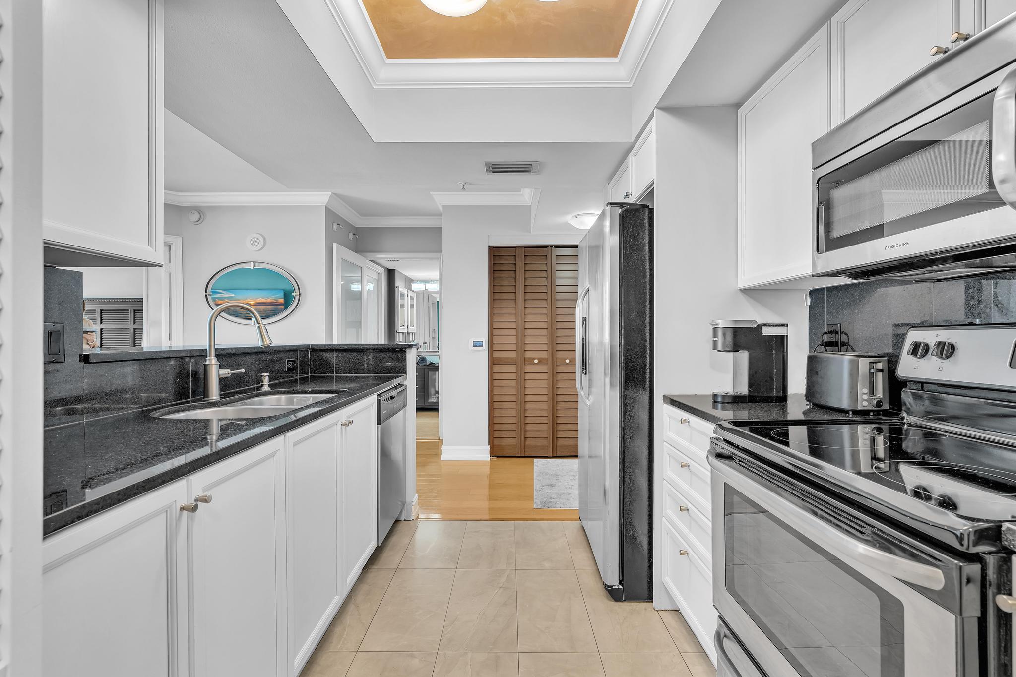 Foto de propiedad en 99 SE Mizner Boulevard 637, Boca Raton, FL 33432 Boca Raton con MLS# 