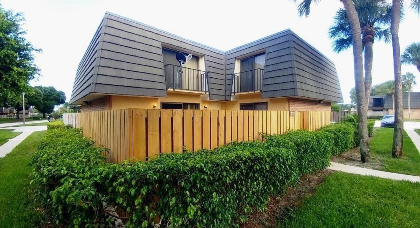 Foto de propiedad en 221 2nd Way, West Palm Beach, FL 33407 West Palm Beach con MLS# 