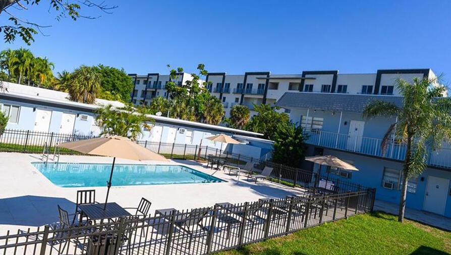 Foto de propiedad en 1020 N Victoria Park Road 15, Fort Lauderdale, FL 33304 Fort Lauderdale con MLS# 