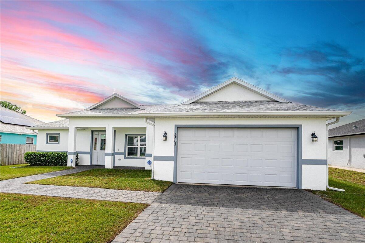 Foto de propiedad en 5362 NW Akbar Terrace, Port St. Lucie, FL 34986 Port St. Lucie con MLS# 