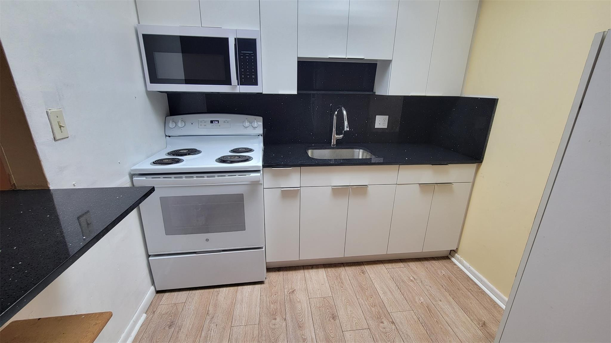 Foto de propiedad en 151 SW 135th Terrace 203t, Pembroke Pines, FL 33027 Pembroke Pines con MLS# 