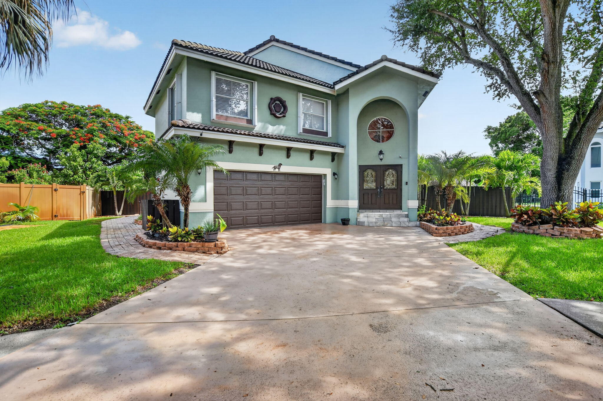 Foto de propiedad en 5901 NW 58th Terrace, Parkland, FL 33067 Parkland con MLS# 
