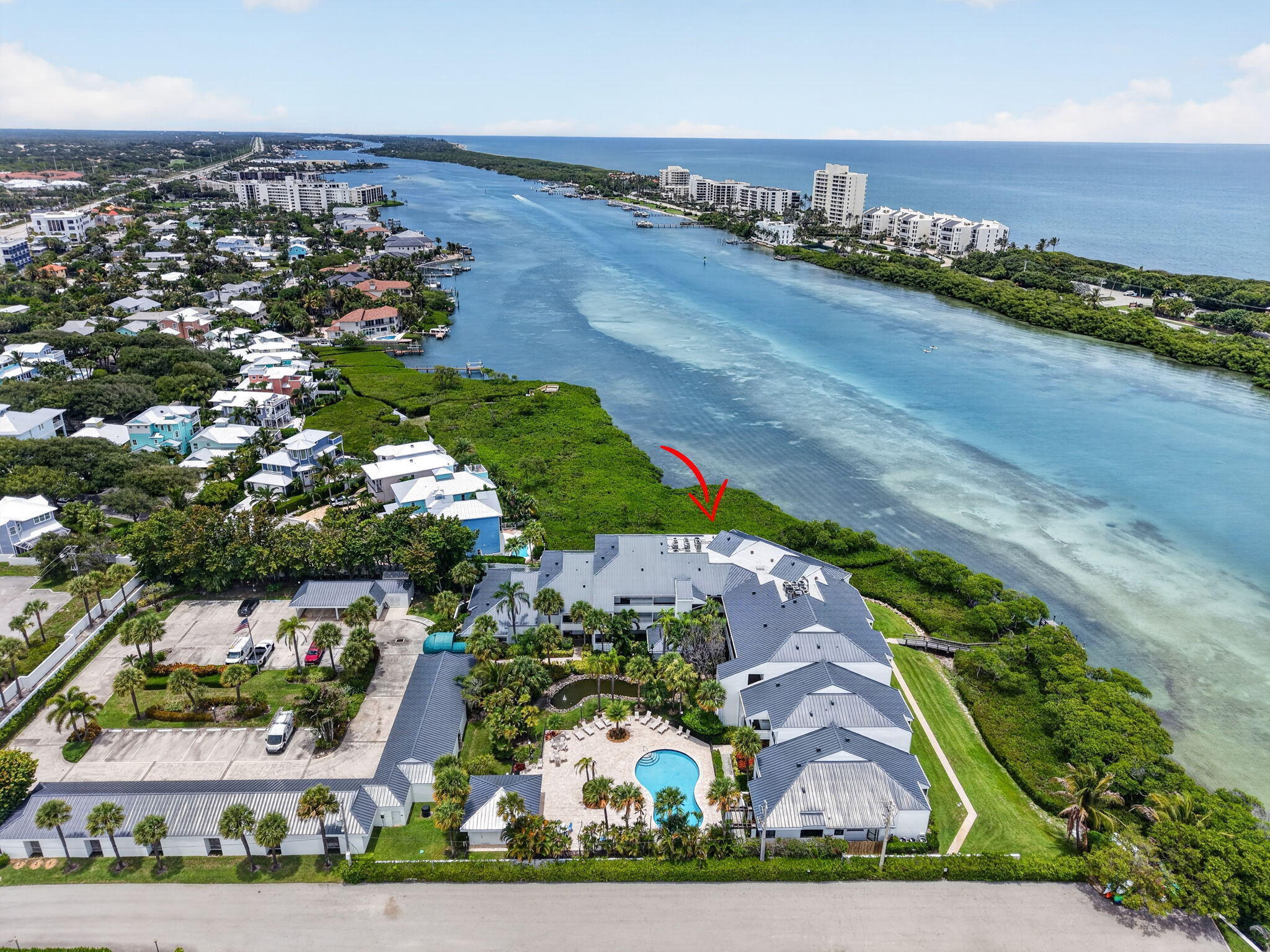 Foto de propiedad en 200 Waterway Road 104, Tequesta, FL 33469 Tequesta con MLS# 