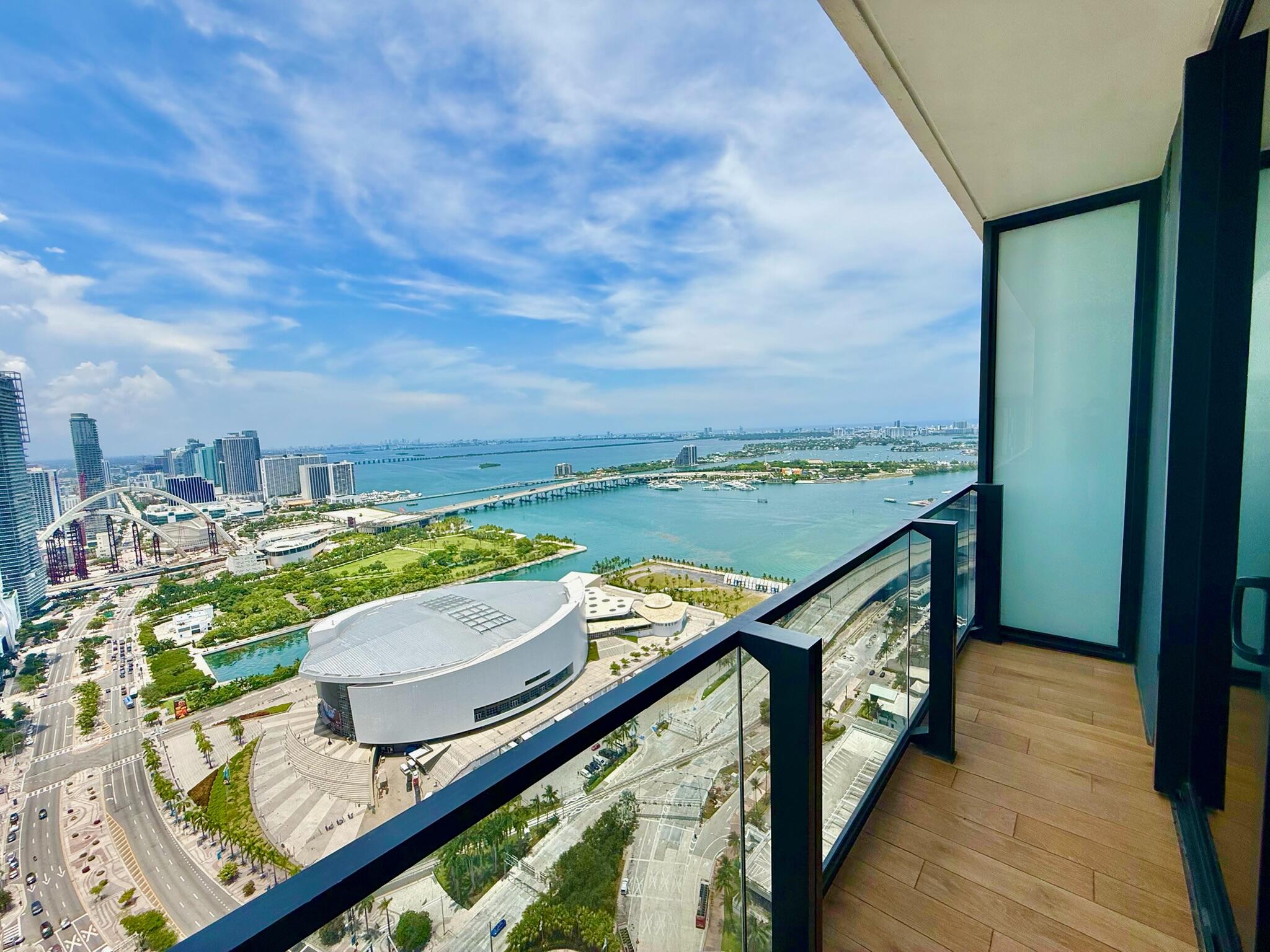 Foto de propiedad en 398 NE 5th Street 3907, Miami, FL 33132 Miami con MLS# 
