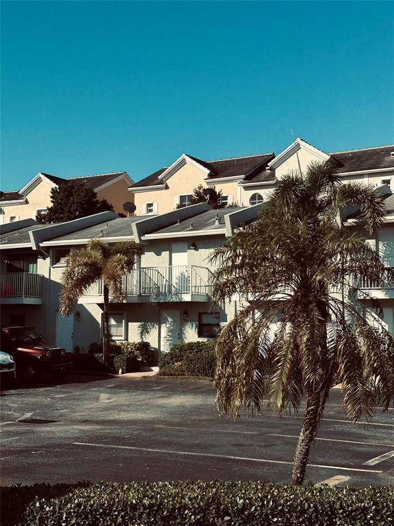 Foto de propiedad en 4121 NE 21st Terrace #3, Lighthouse Point, FL 33064 Lighthouse Point con MLS# 