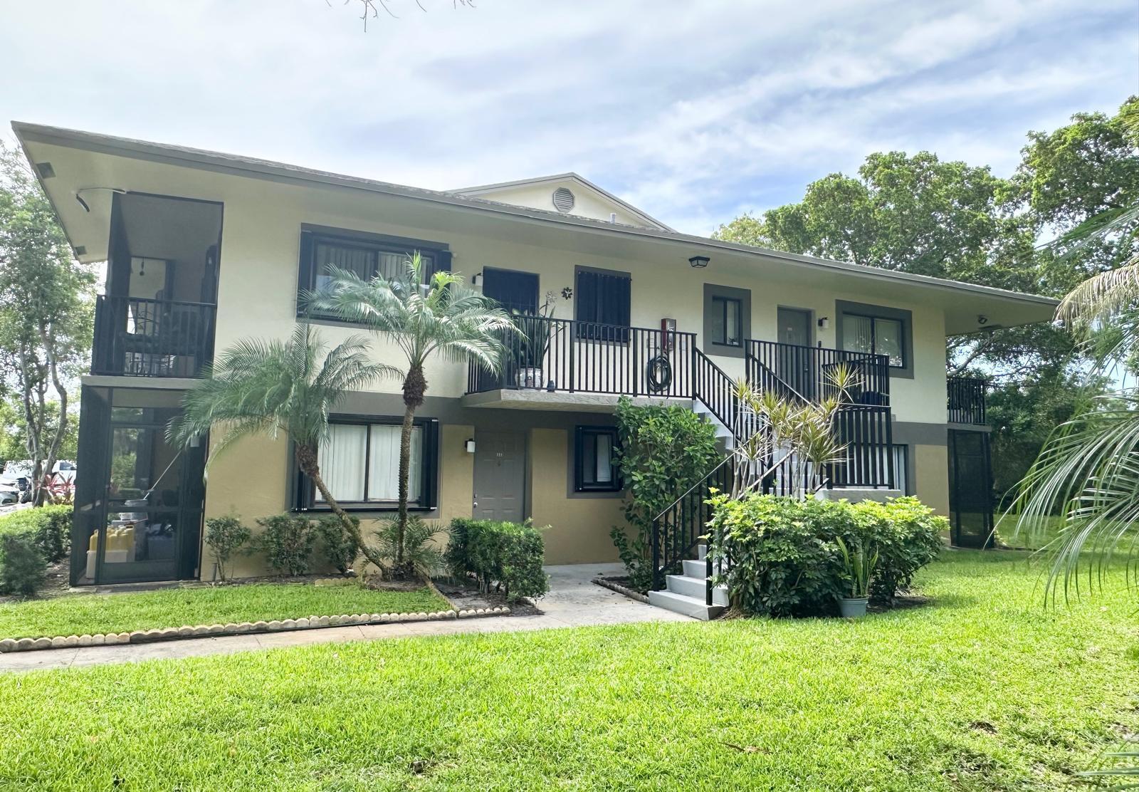 Foto de propiedad en 588 Trace Circle 211, Deerfield Beach, FL 33441 Deerfield Beach con MLS# 