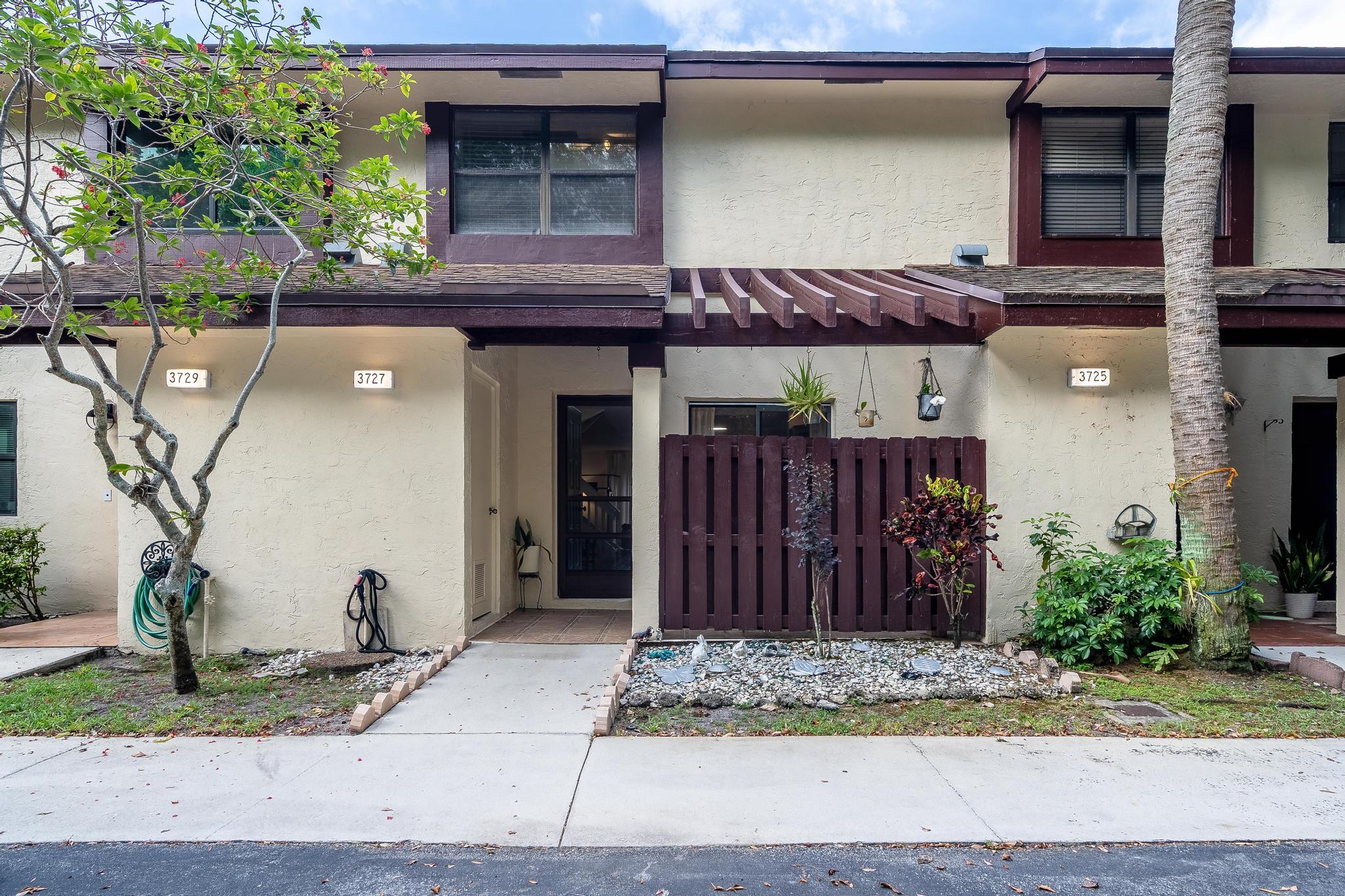 Foto de propiedad en 3727 Carambola Circle N 2823, Coconut Creek, FL 33066 Coconut Creek con MLS# 