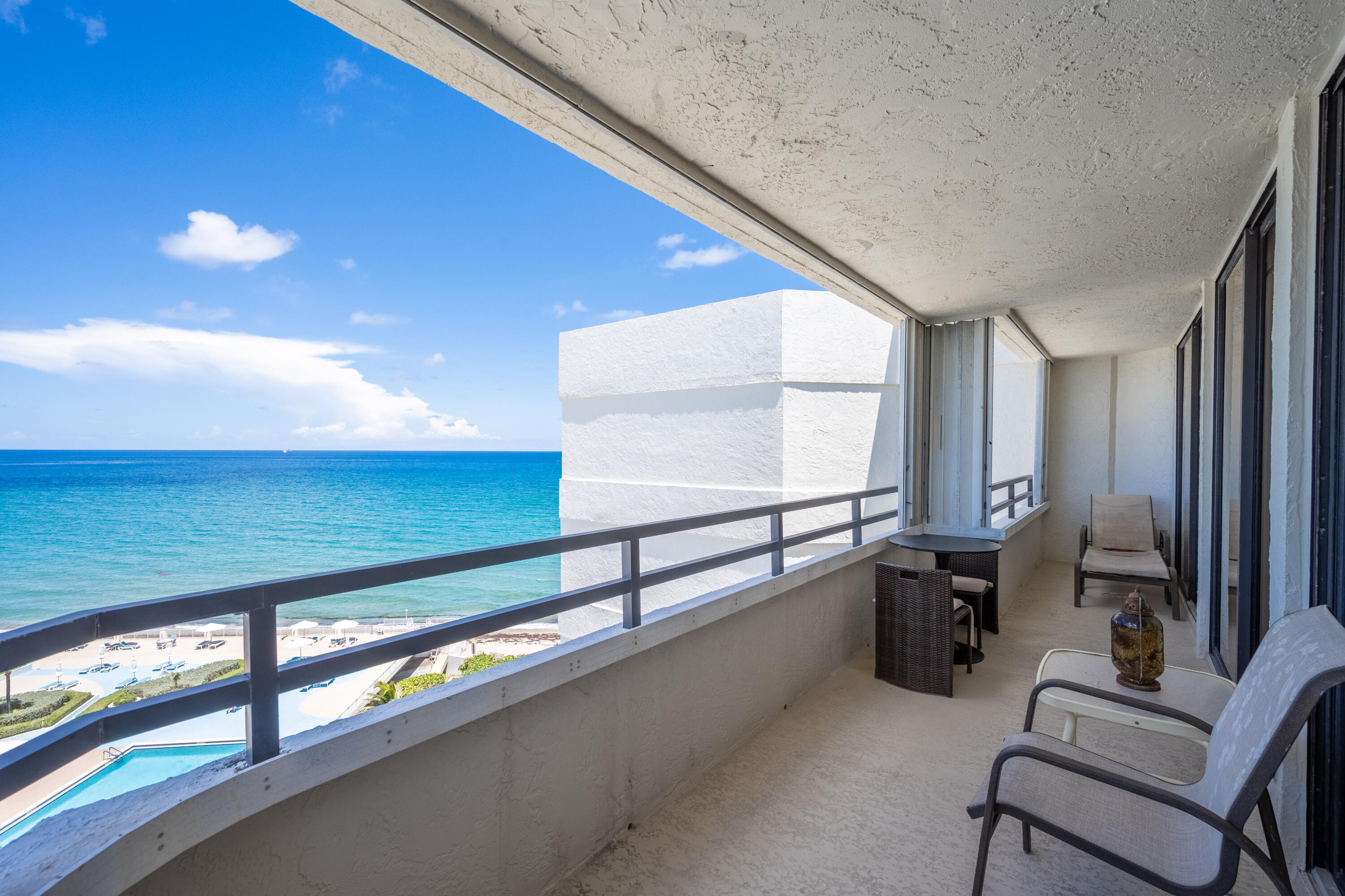 Foto de propiedad en 3560 S Ocean Boulevard Ph-6, South Palm Beach, FL 33480 South Palm Beach con MLS# 