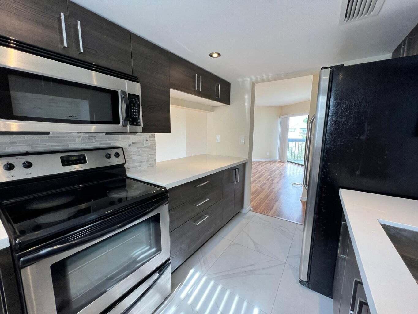 En Venta 1900 N Congress Avenue 403, West Palm Beach, FL 33401, West Palm Beach, FL 33401