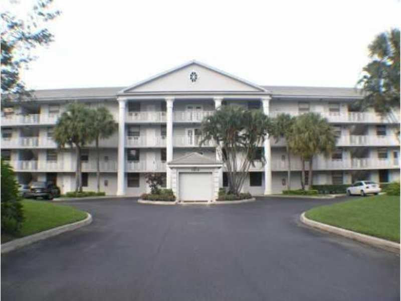 Foto de propiedad en 1711 Whitehall Drive 201, Davie, FL 33324 Davie con MLS# 