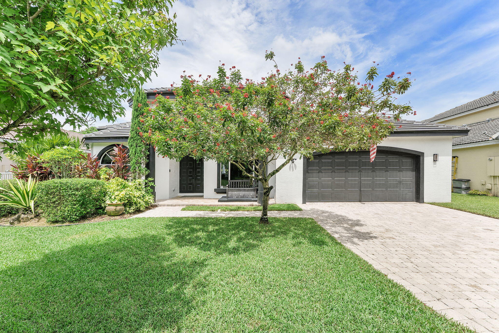 Foto de propiedad en 5165 NW 50th Terrace, Coconut Creek, FL 33073 Coconut Creek con MLS# 