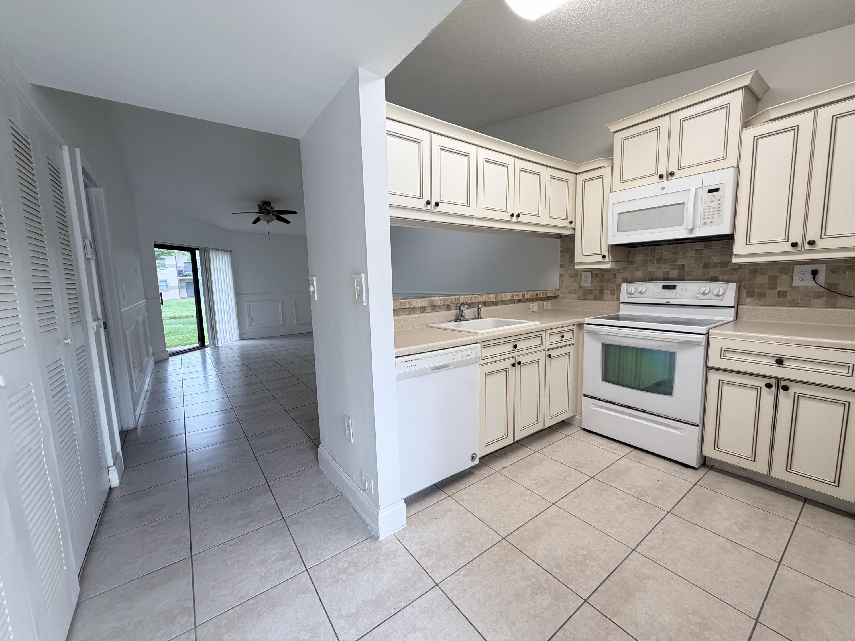 Foto de propiedad en 9919 Nob Hill Court 9919, Sunrise, FL 33351 Sunrise con MLS# 