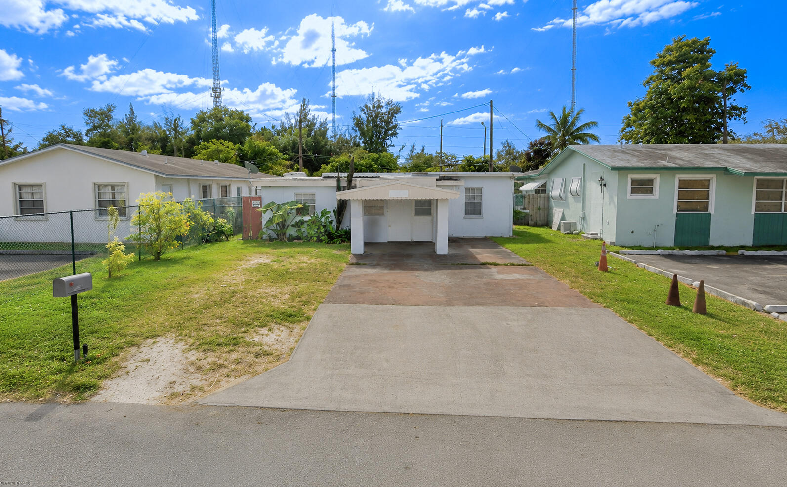 Foto de propiedad en 6142 SW 40th Court, Miramar, FL 33023 Miramar con MLS# 