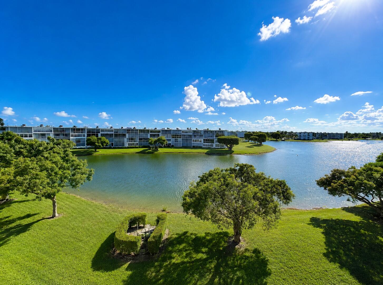 Foto de propiedad en 4032 Newcastle B, Boca Raton, FL 33434 Boca Raton con MLS# 