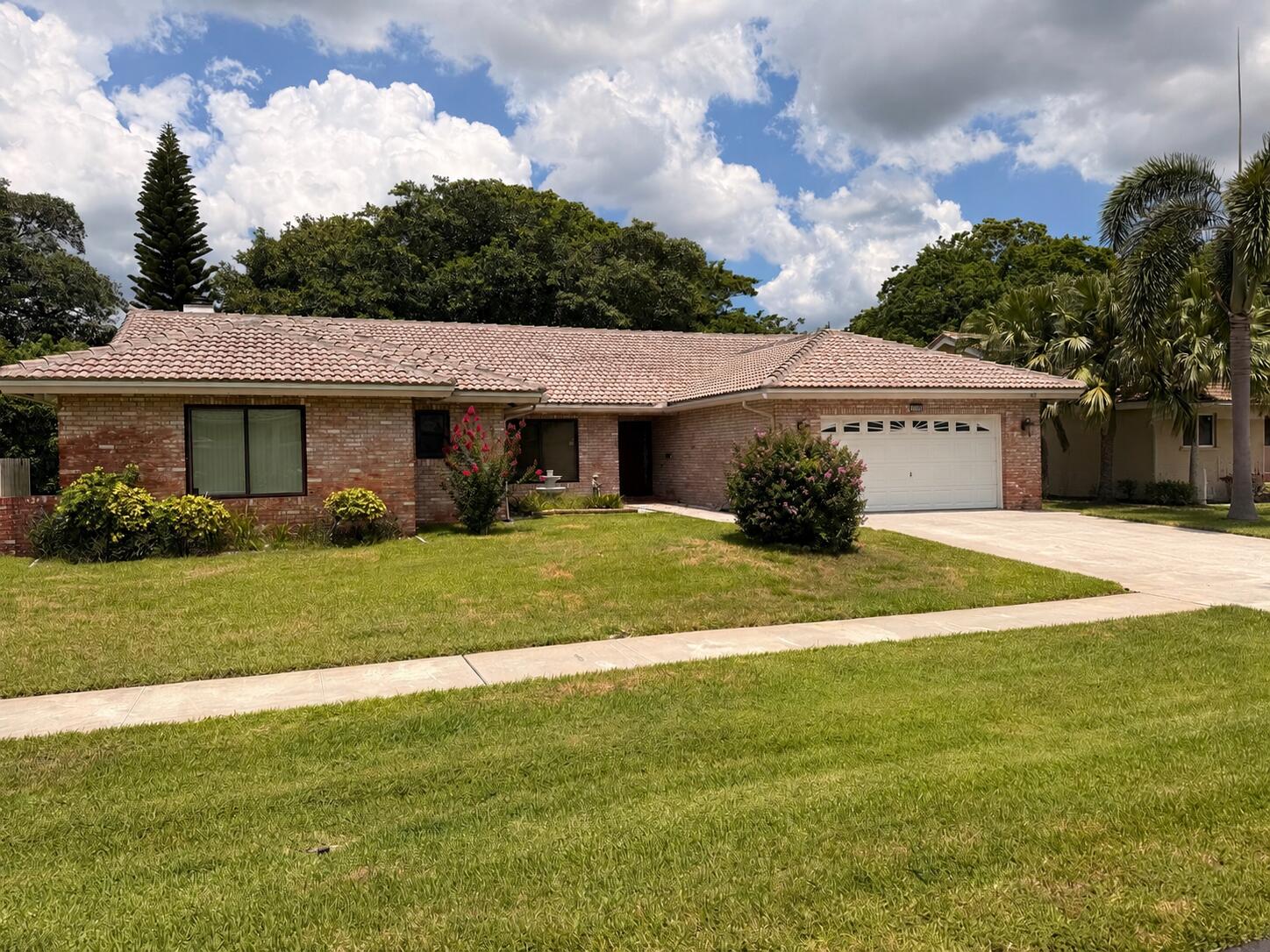 Foto de propiedad en 22359 Martella Avenue, Boca Raton, FL 33433 Boca Raton con MLS# 