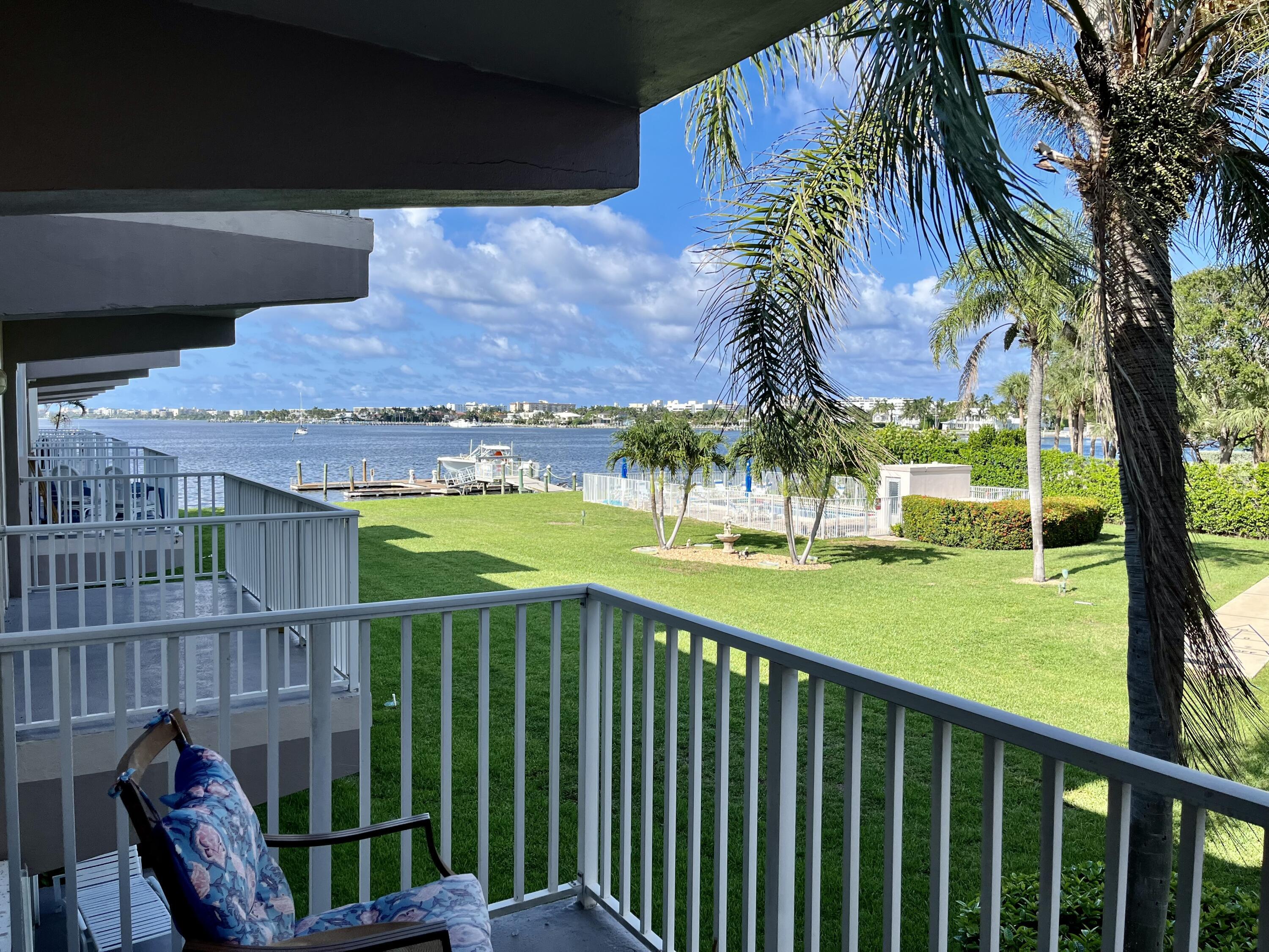 Foto de propiedad en 311 E Ocean Avenue 205, Lantana, FL 33462 Lantana con MLS# 