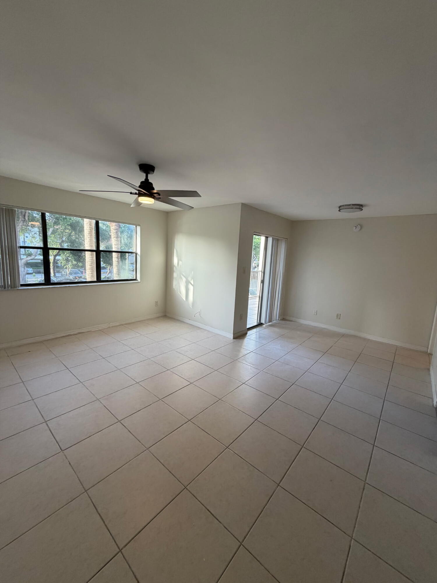 Foto de propiedad en 540 S Park Road 25-9, Hollywood, FL 33021 Hollywood con MLS# 