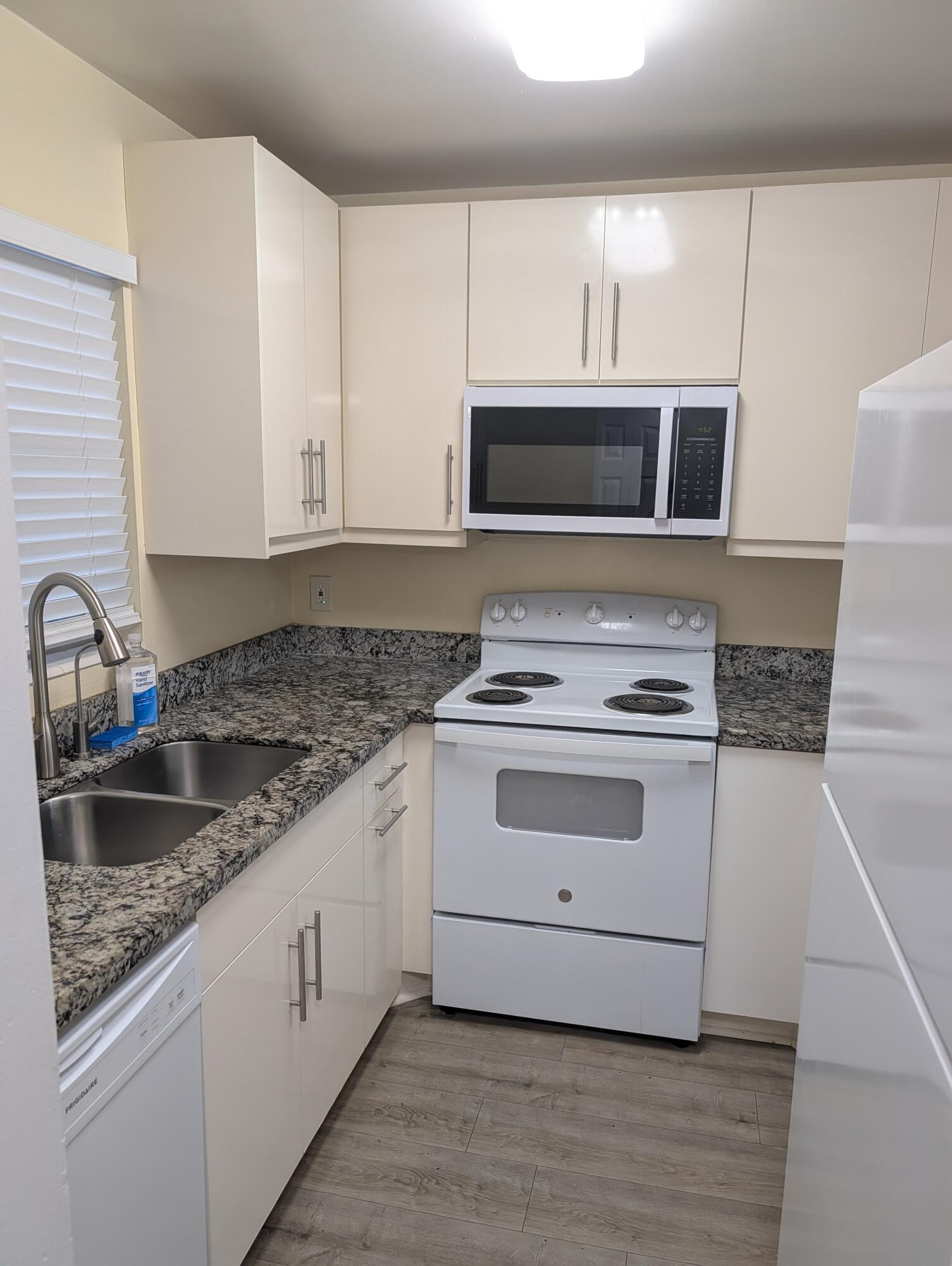 Foto de propiedad en 430 SE 2nd Avenue 24, Deerfield Beach, FL 33441 Deerfield Beach con MLS# 