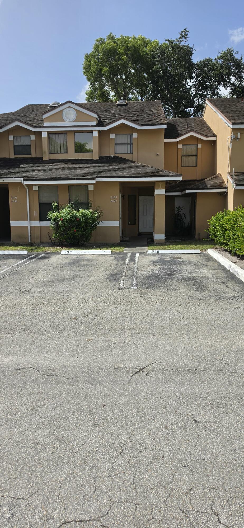 Foto de propiedad en 2294 SW 81st Avenue 2194, Miramar, FL 33025 Miramar con MLS# 