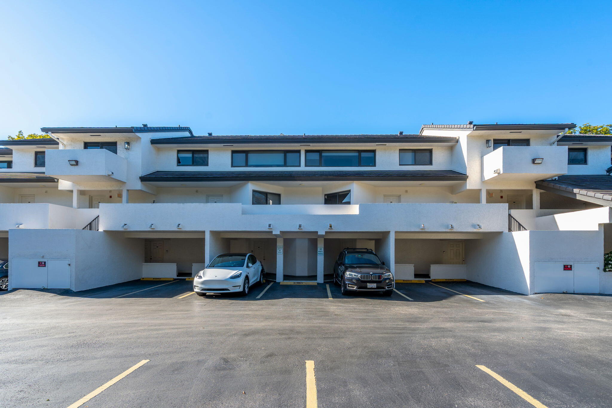 Foto de propiedad en 5750 Turin Street 206, Coral Gables, FL 33146 Coral Gables con MLS# 