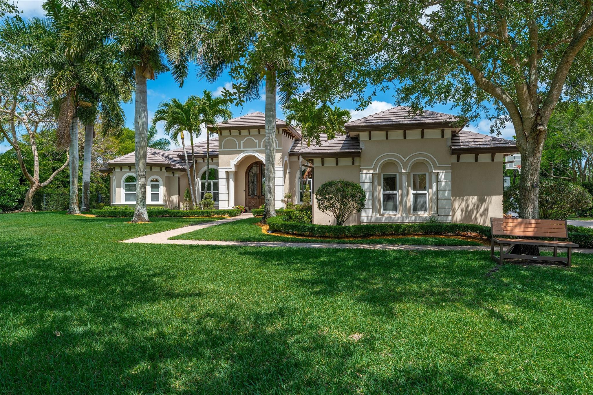 Foto de propiedad en 4197 Finishline Terrace, Davie, FL 33330 Davie con MLS# 