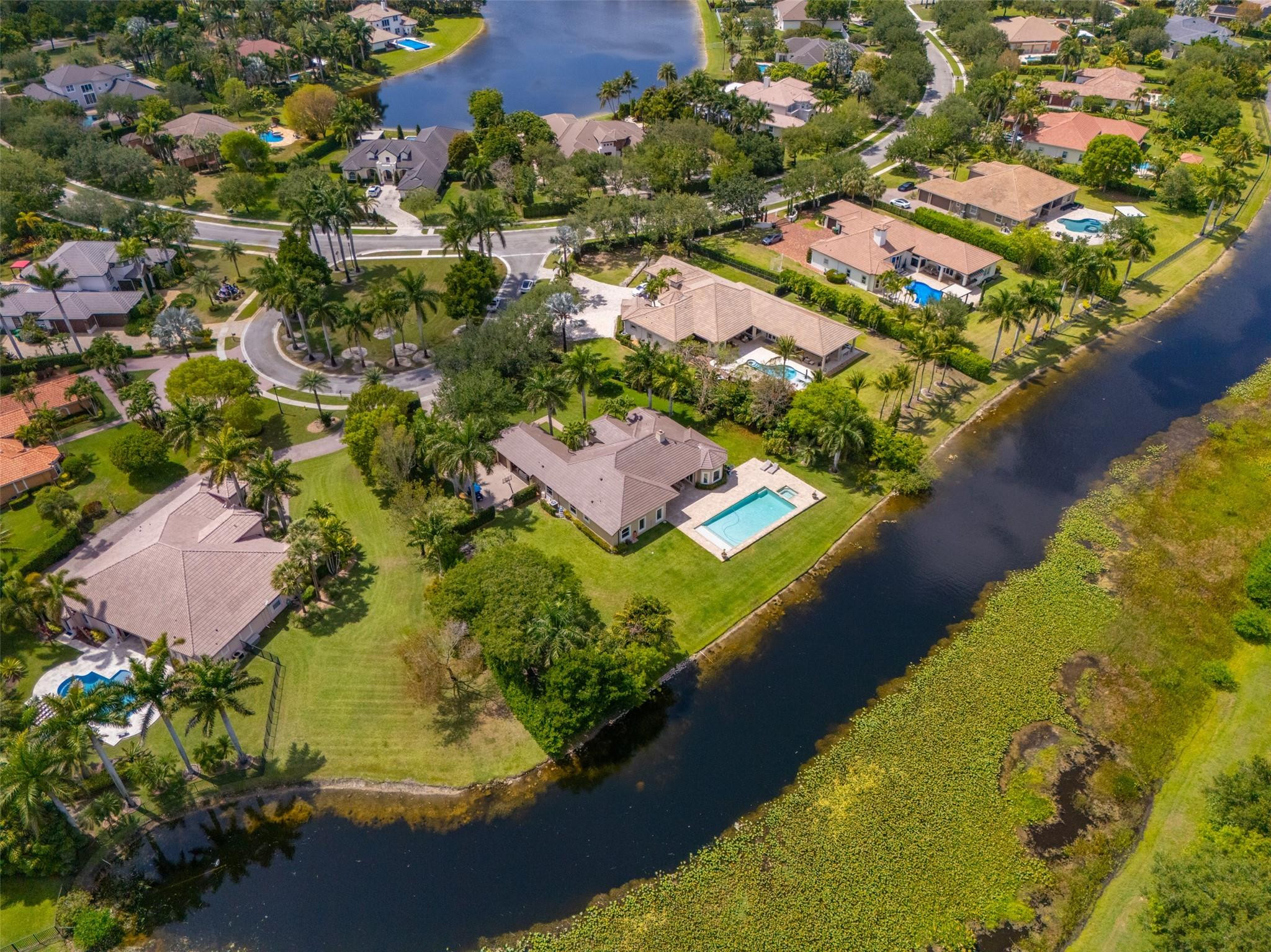 Foto de propiedad en 4197 Finishline Terrace, Davie, FL 33330 Davie con MLS# 