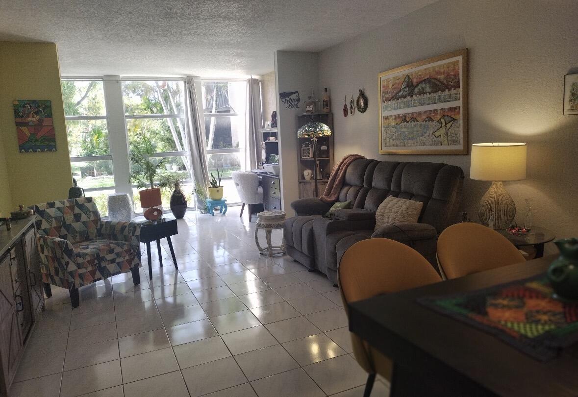 Foto de propiedad en 2101 Atlantic Shores Boulevard 117, Hallandale Beach, FL 33009 Hallandale Beach con MLS# 
