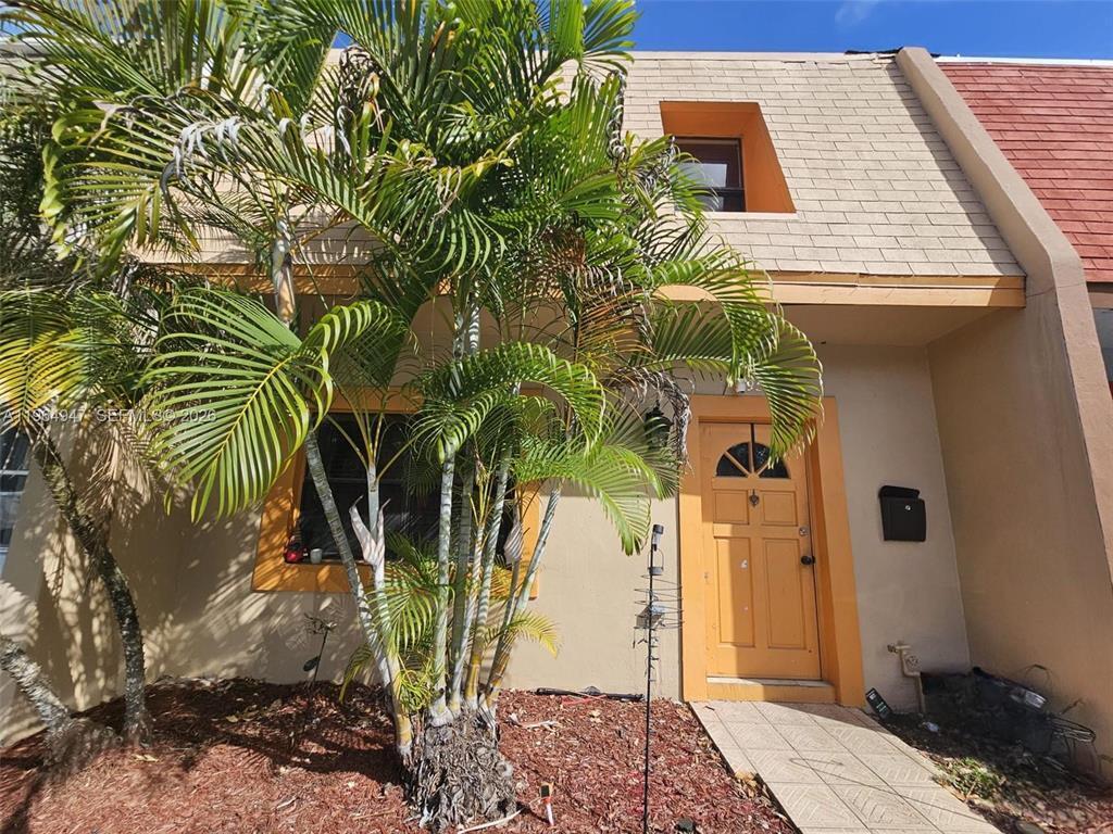 Foto de propiedad en 5953 NW 24th Court, Sunrise, FL 33313 Sunrise con MLS# 