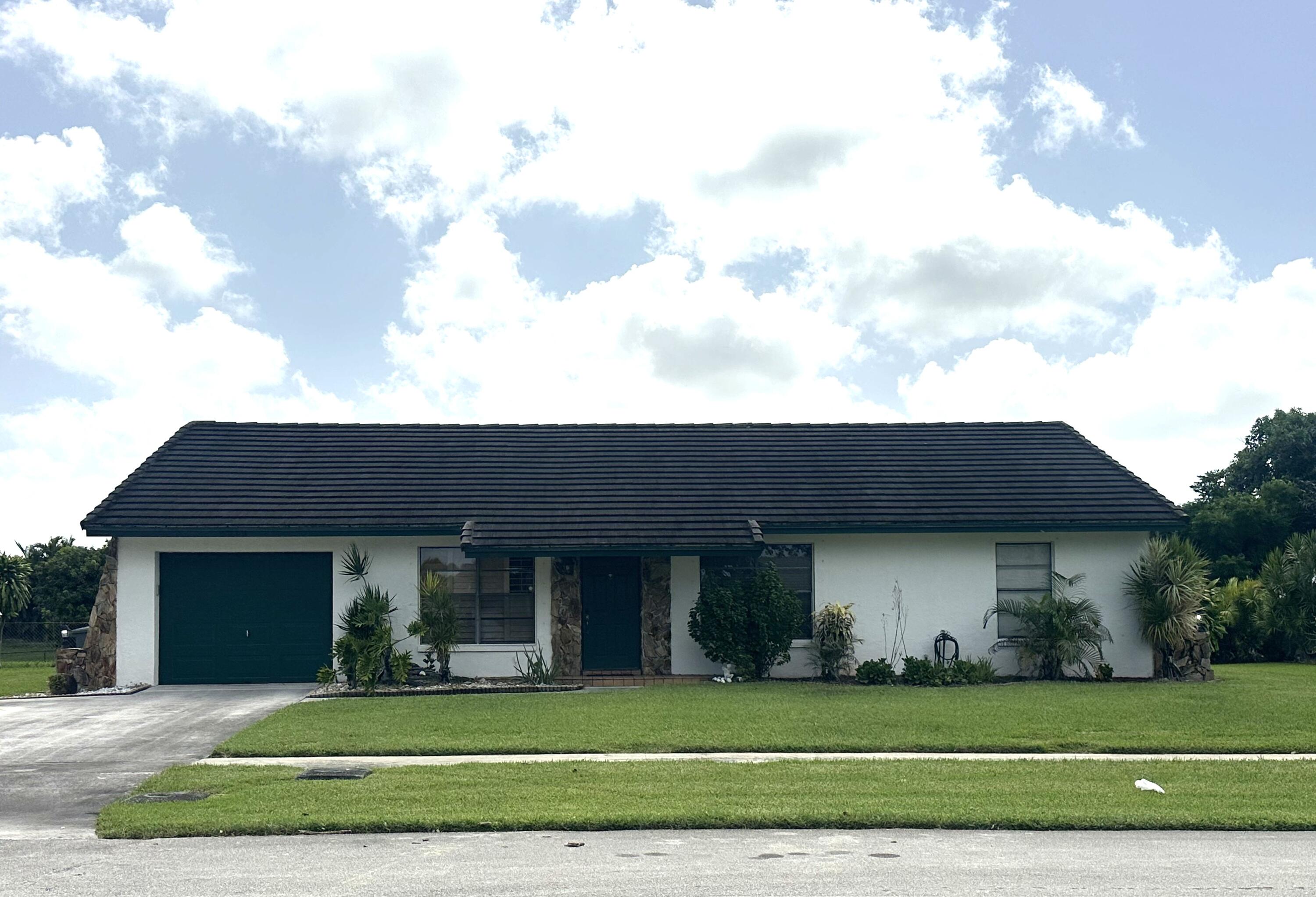 Vendido 8213 Rose Marie Avenue W, Boynton Beach, FL 33472, Boynton Beach, FL 33472