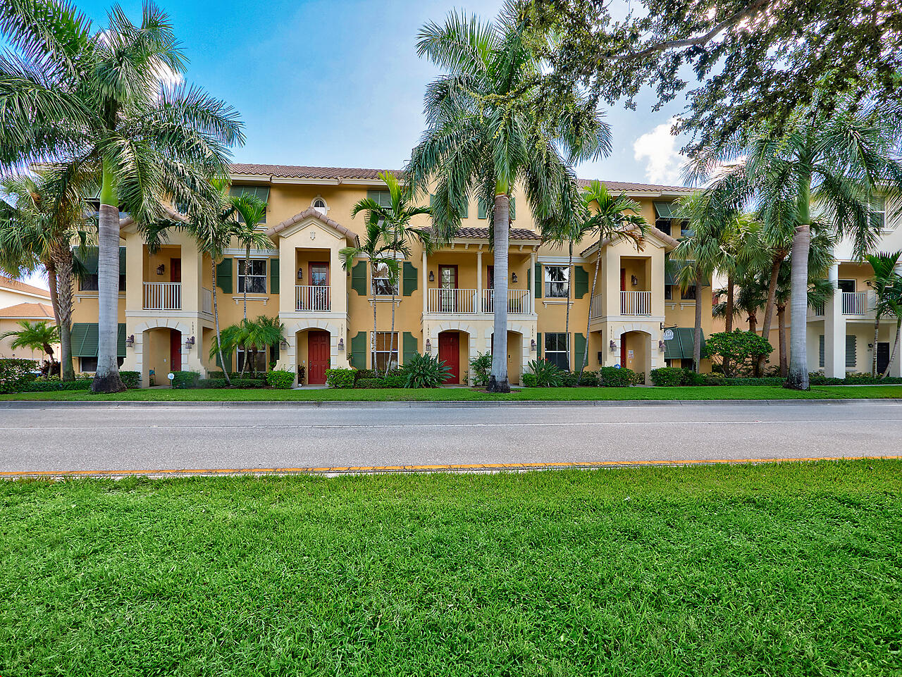 Foto de propiedad en 1859 Vía Granada, Boynton Beach, FL 33426 Boynton Beach con MLS# 