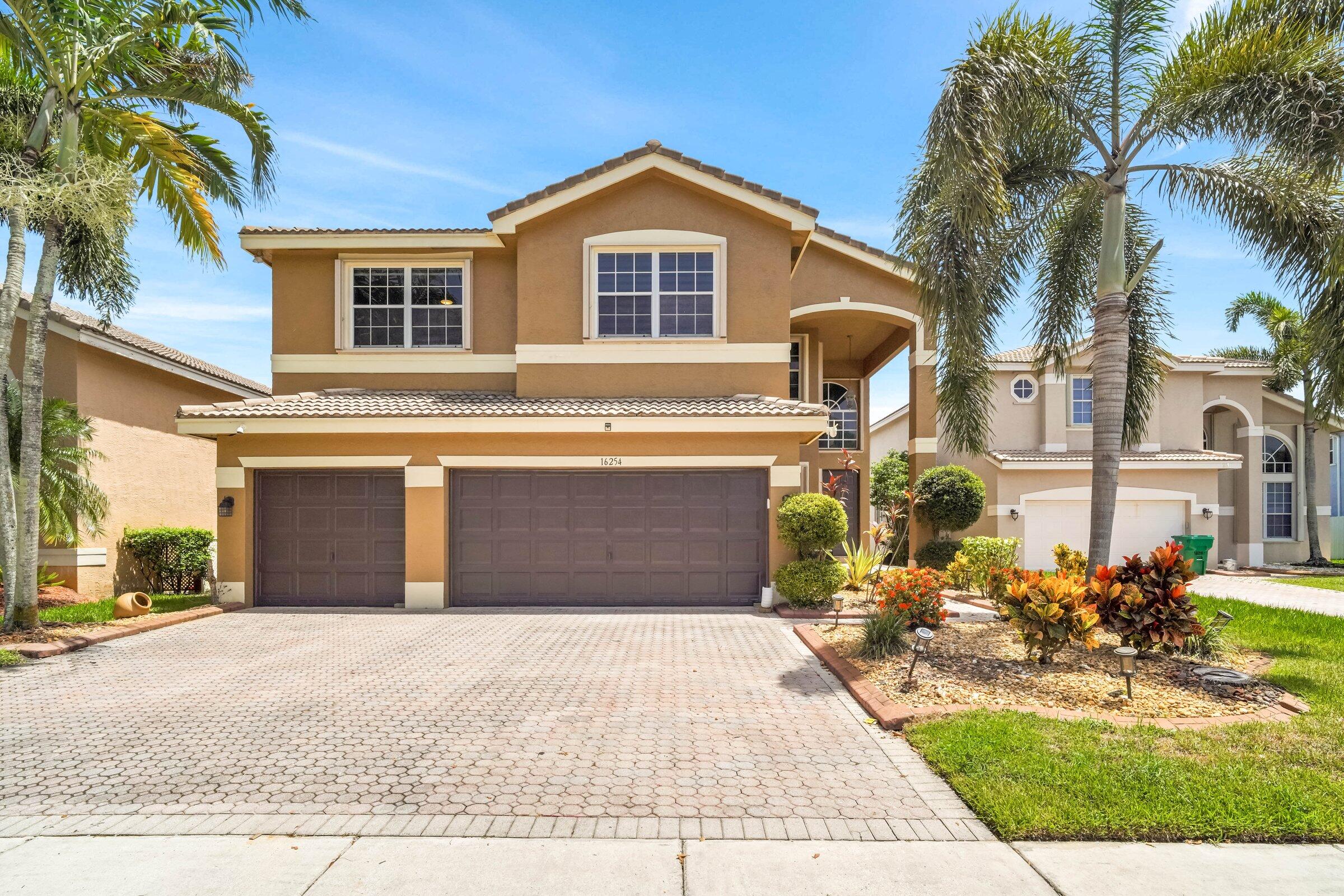 Foto de propiedad en 16254 SW 18th Place, Miramar, FL 33027 Miramar con MLS# 