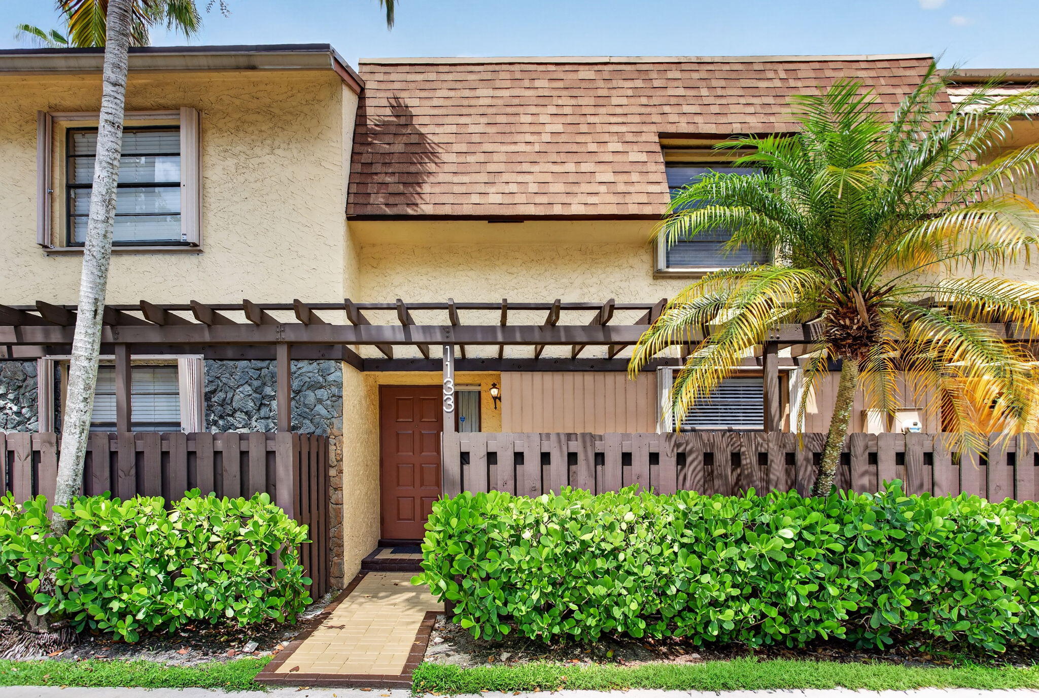 Foto de propiedad en 1133 NW 79th Drive, Plantation, FL 33322 Plantation con MLS# 