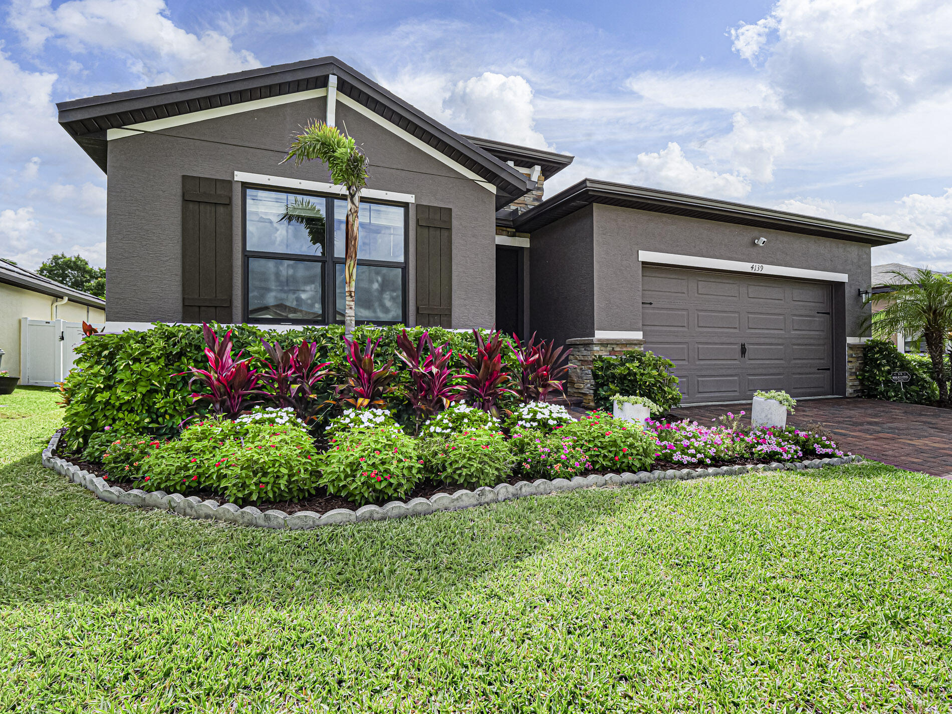 Foto de propiedad en 4139 Keeson Circle, Vero Beach, FL 32967 Vero Beach con MLS# 