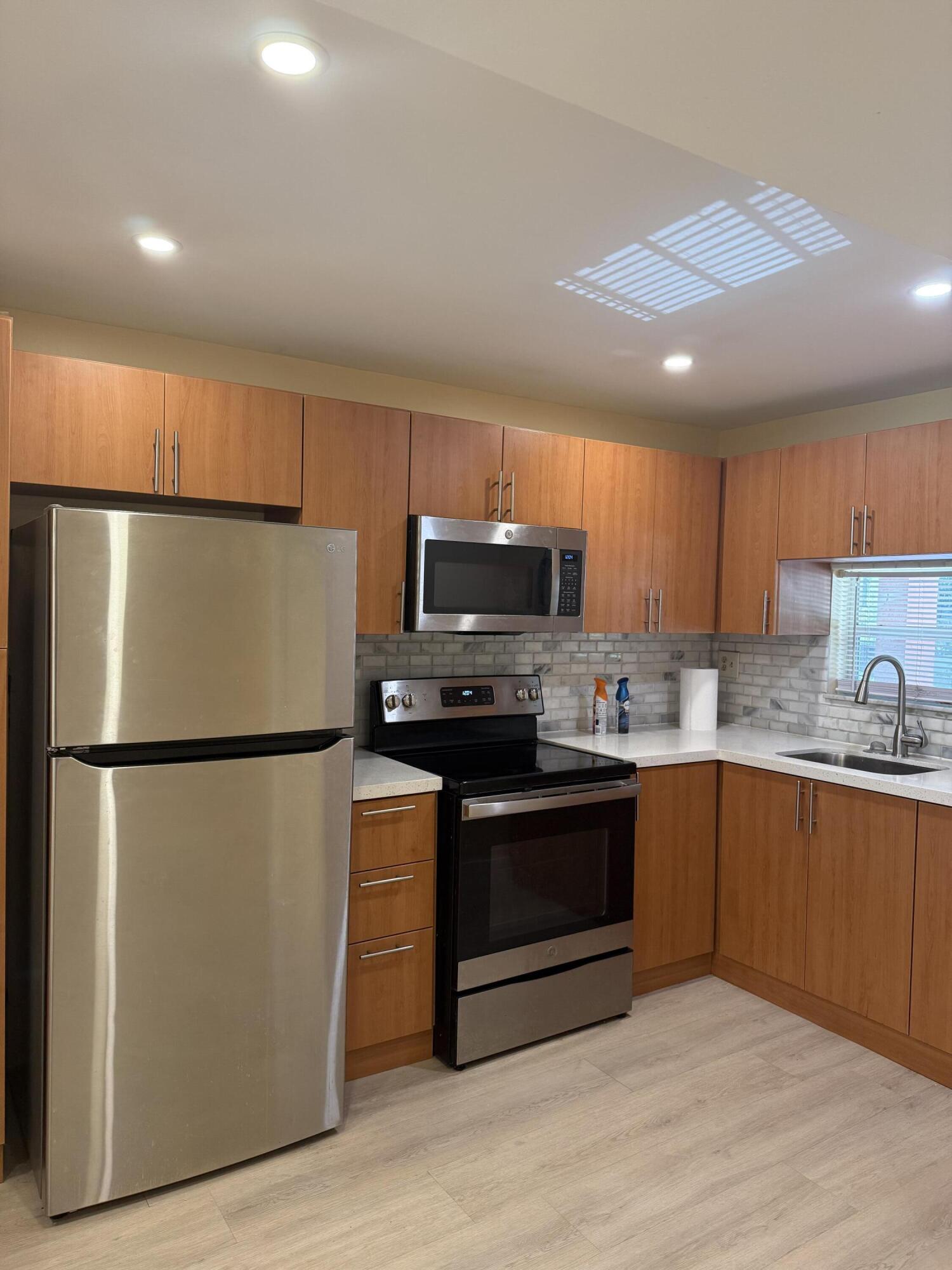 Foto de propiedad en 830 S Hollybrook Drive 204, Pembroke Pines, FL 33025 Pembroke Pines con MLS# 
