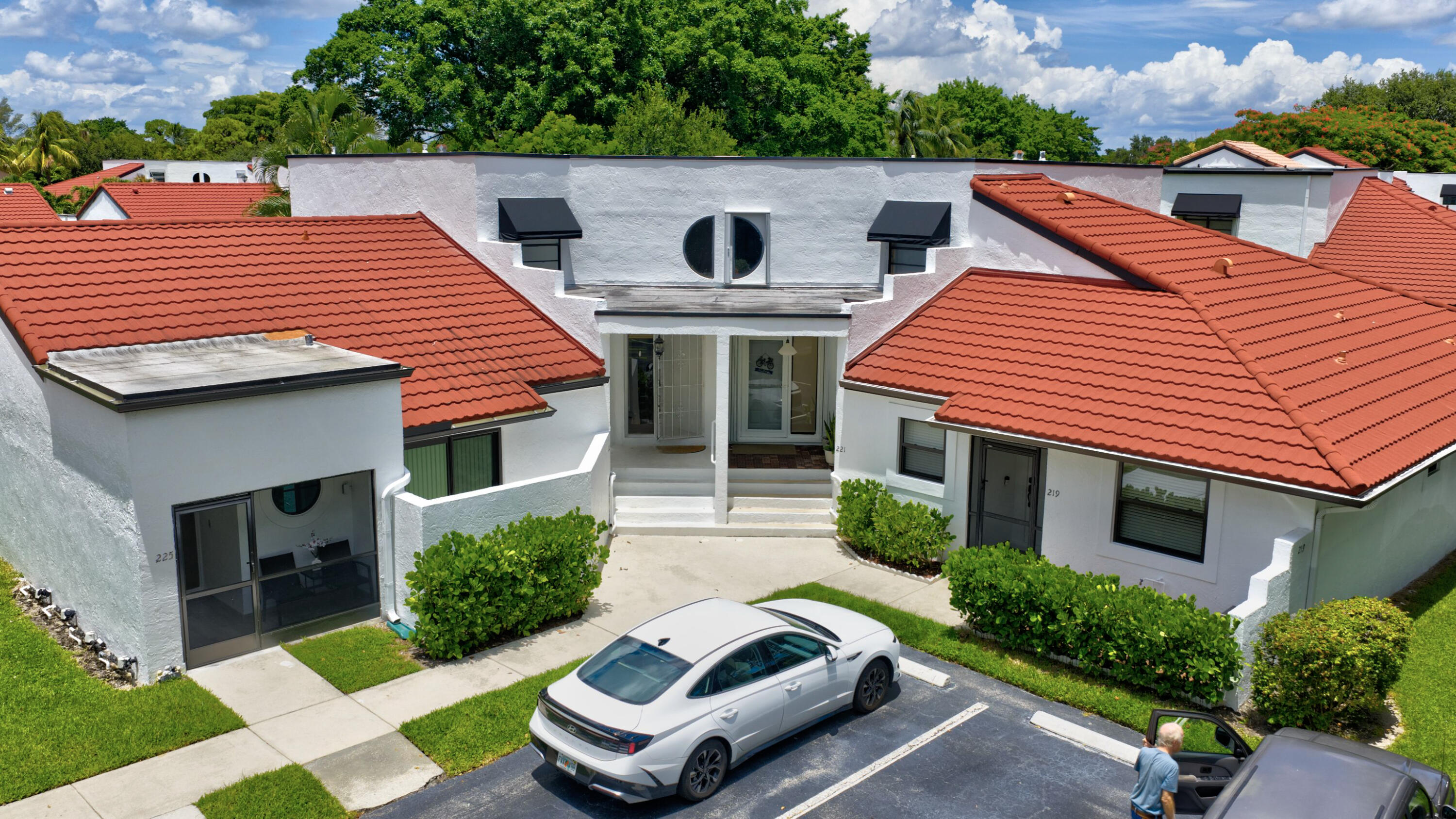Foto de propiedad en 223 NW 36th Avenue, Deerfield Beach, FL 33442 Deerfield Beach con MLS# 