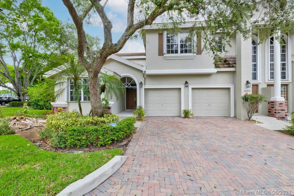 Foto de propiedad en 12375 NW 10th Drive B-1, Coral Springs, FL 33071 Coral Springs con MLS# 